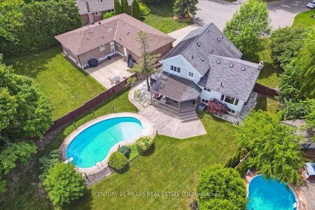 2442 Woburn Cres, Oakville 2