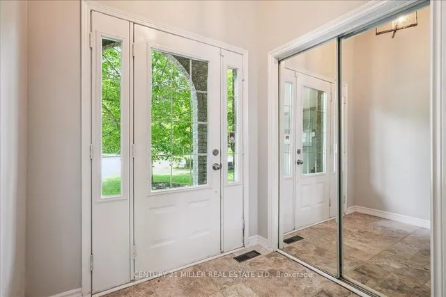 2442 Woburn Cres, Oakville 5