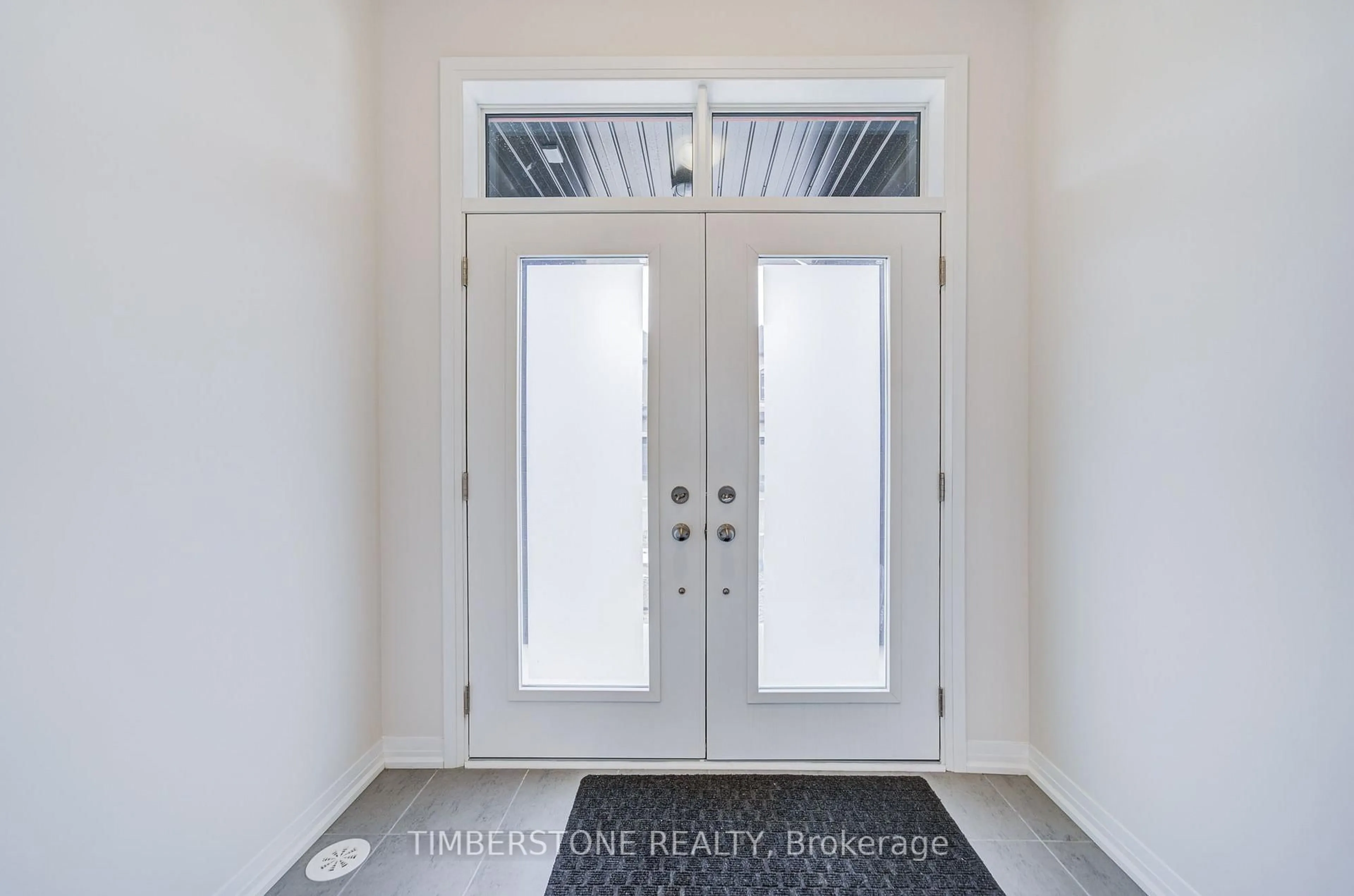 Indoor entryway for 108 Arnold Circ, Brampton Ontario L7A 5M2