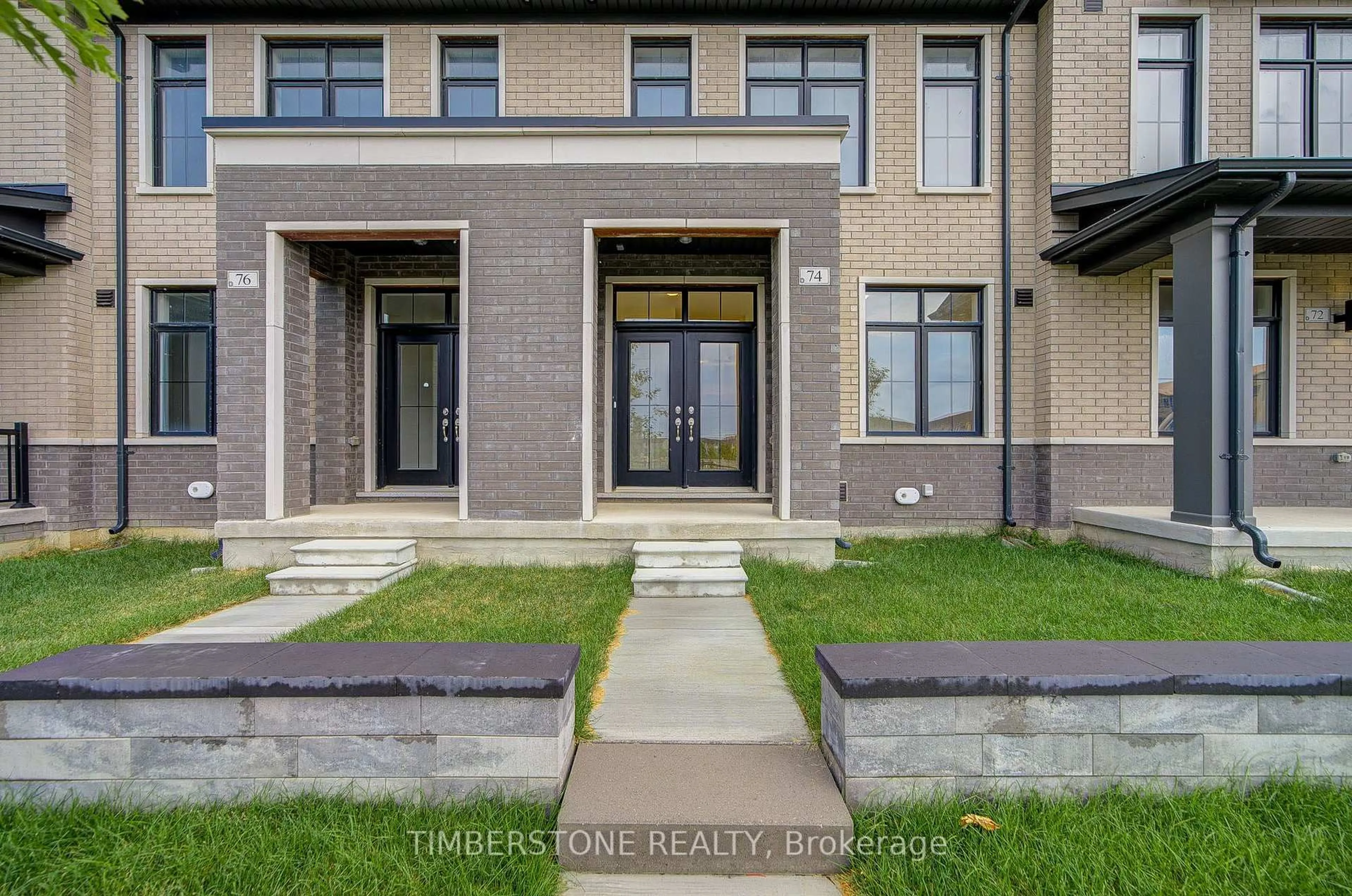 Indoor entryway for 74 Blue Pond Dr, Brampton Ontario L7A 5M1