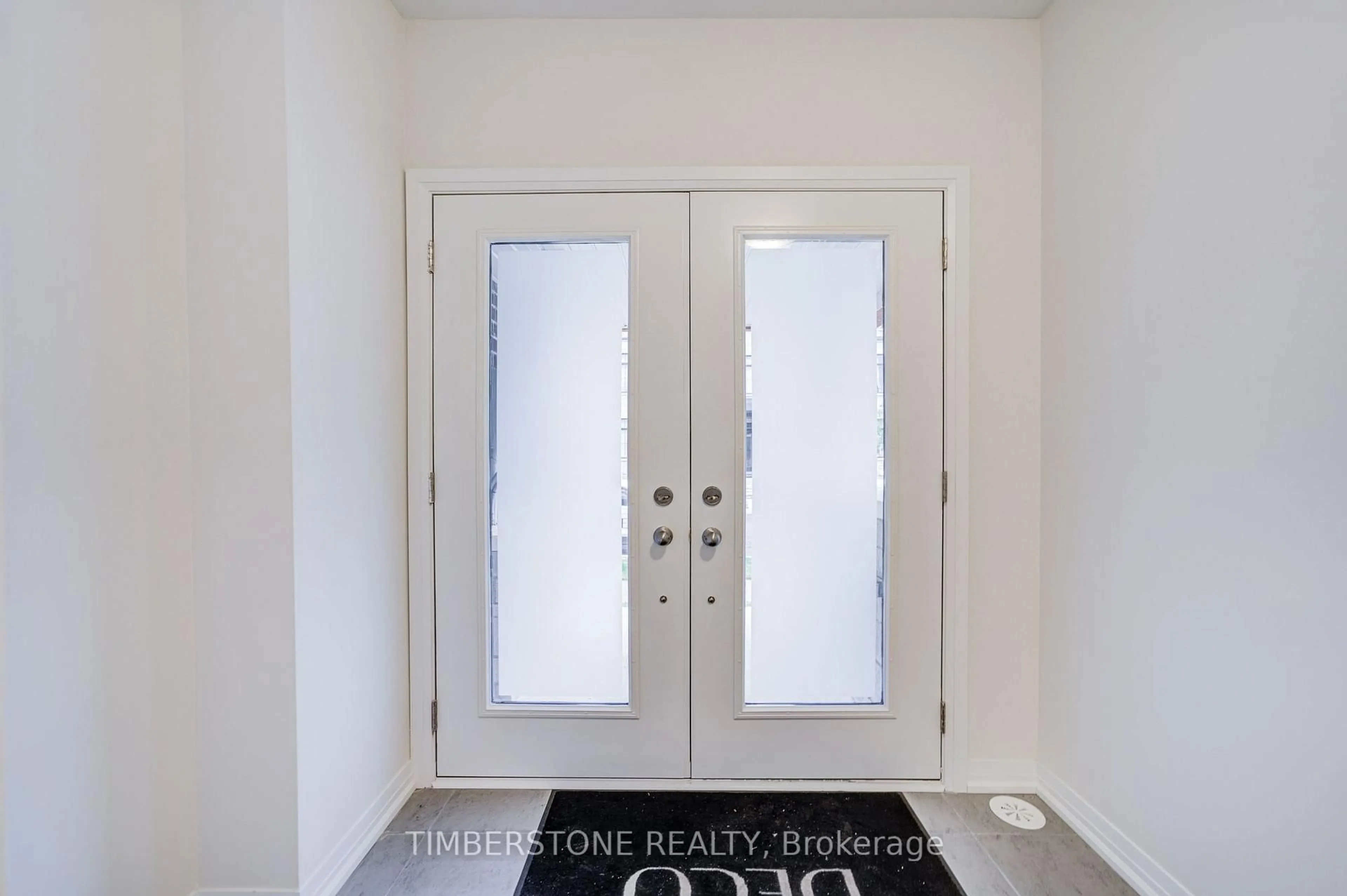 Indoor entryway for 21 Bonnington Dr, Brampton Ontario L7A 5M1