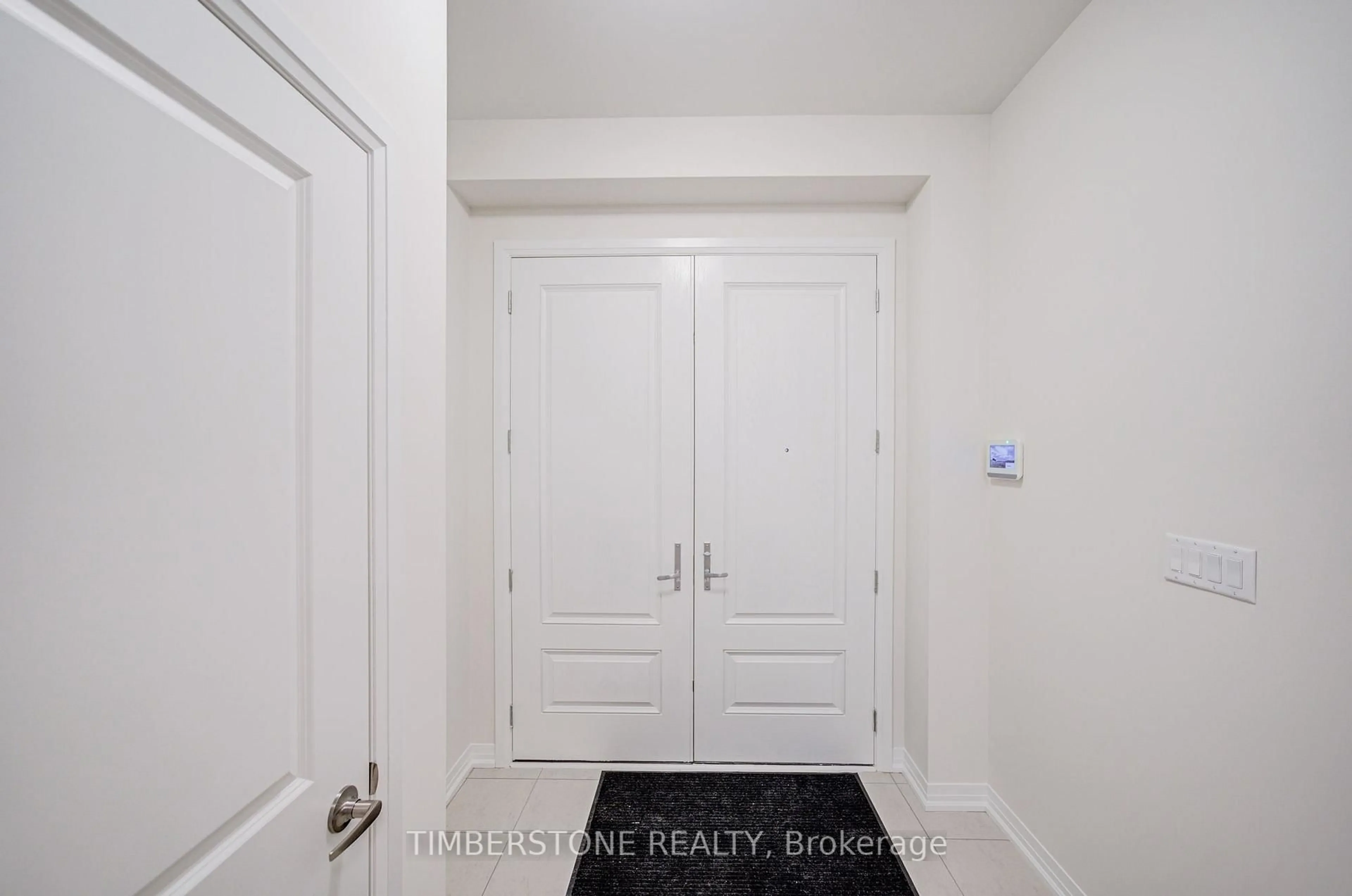 Indoor entryway for 23 Boswell Dr, Brampton Ontario L6P 4R7