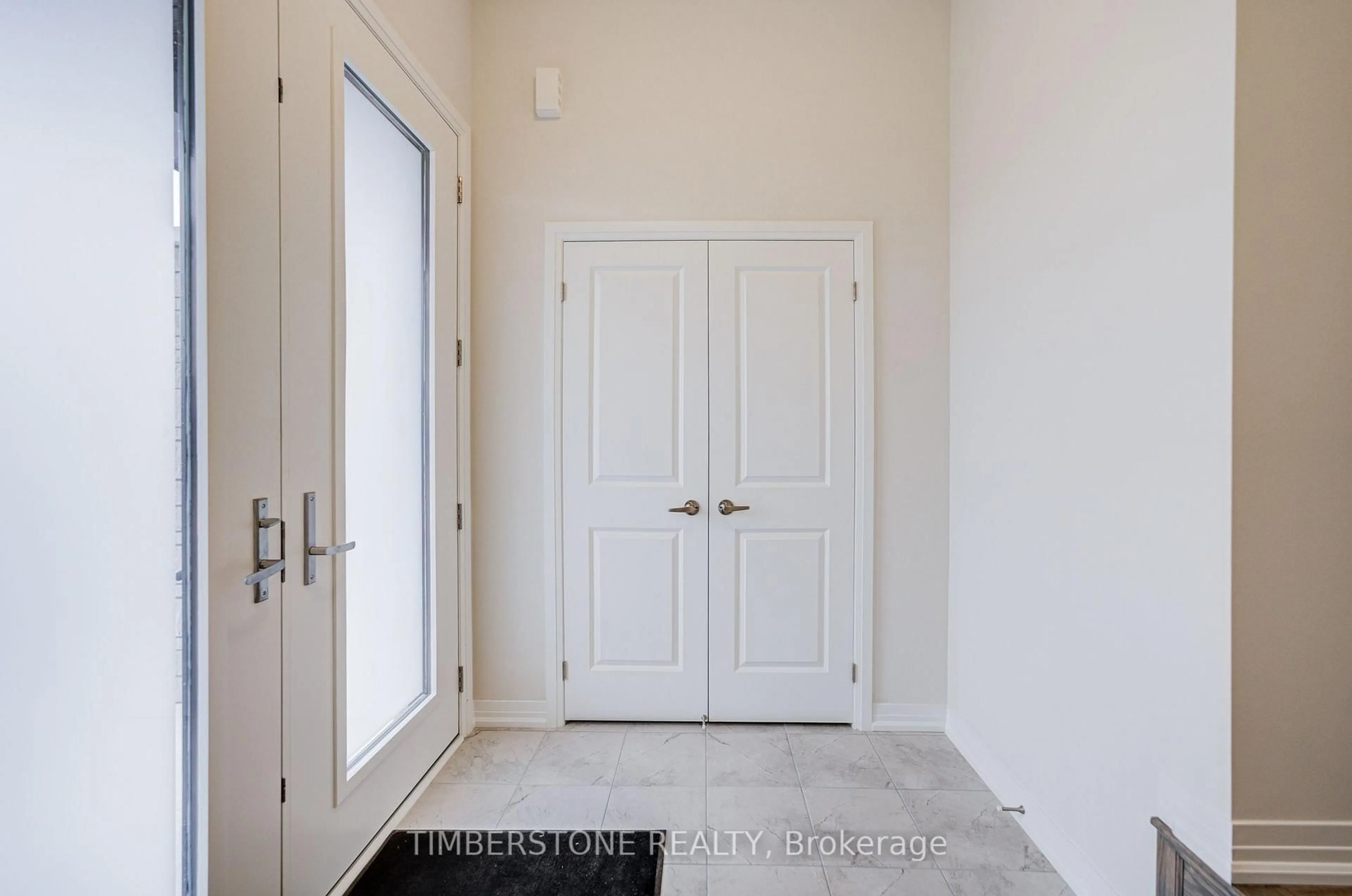 Indoor entryway for 23 Fieldfare Rd, Brampton Ontario L7A 5M1