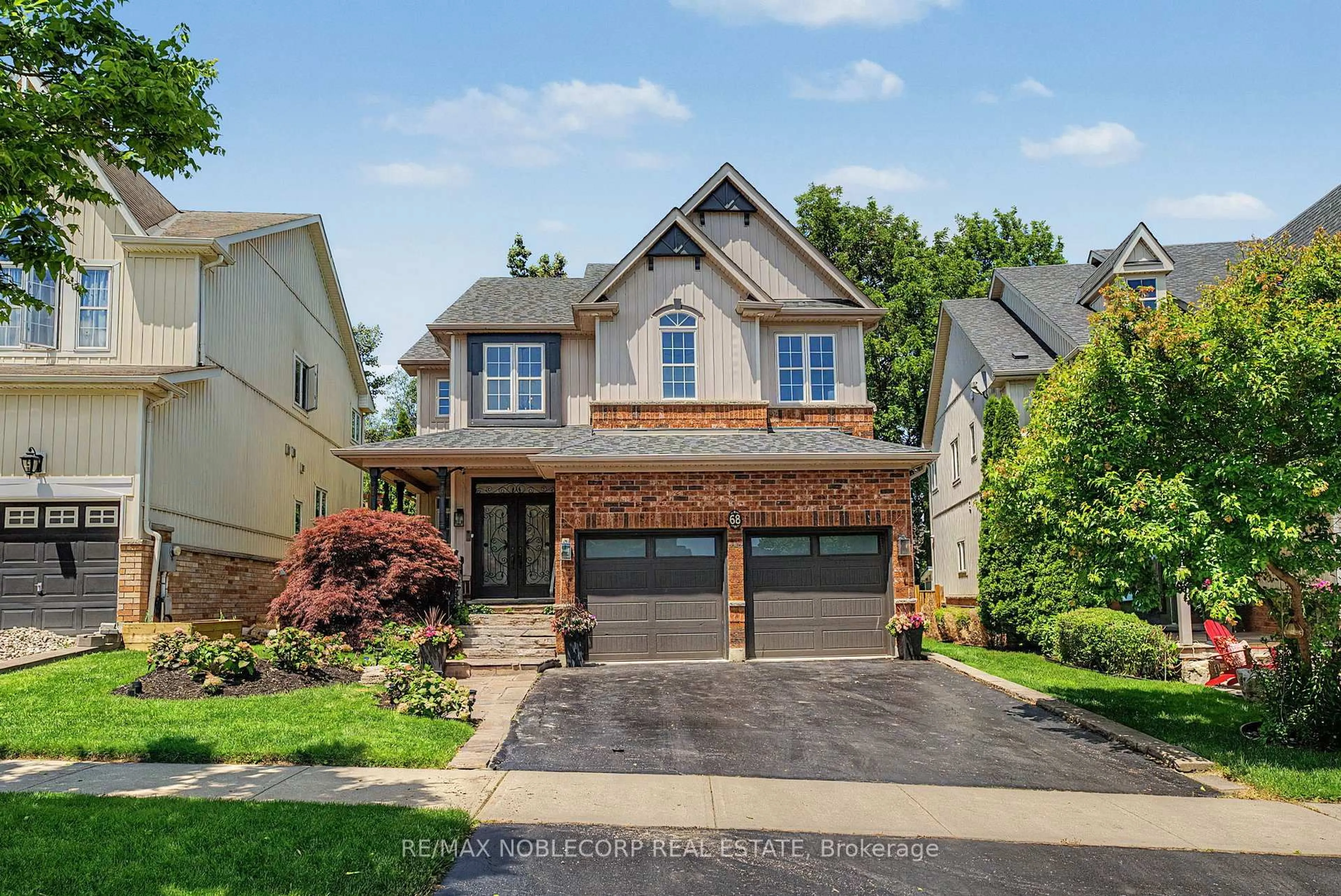 Home with brick exterior material, street for 68 Meadowglen Blvd, Halton Hills Ontario L7G 0B7