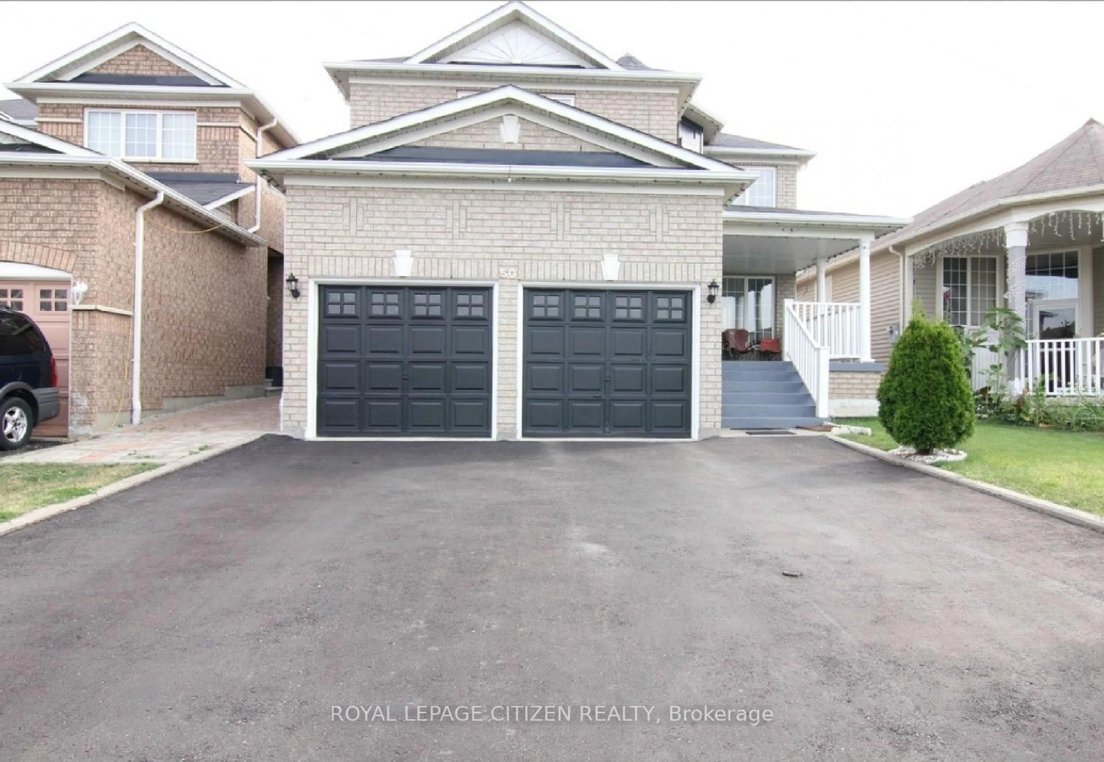 Indoor garage for 50 Fletchers Creek Blvd, Brampton Ontario L6X 4S3
