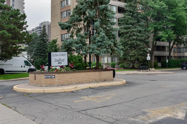 5 Lisa St #402, Brampton 2