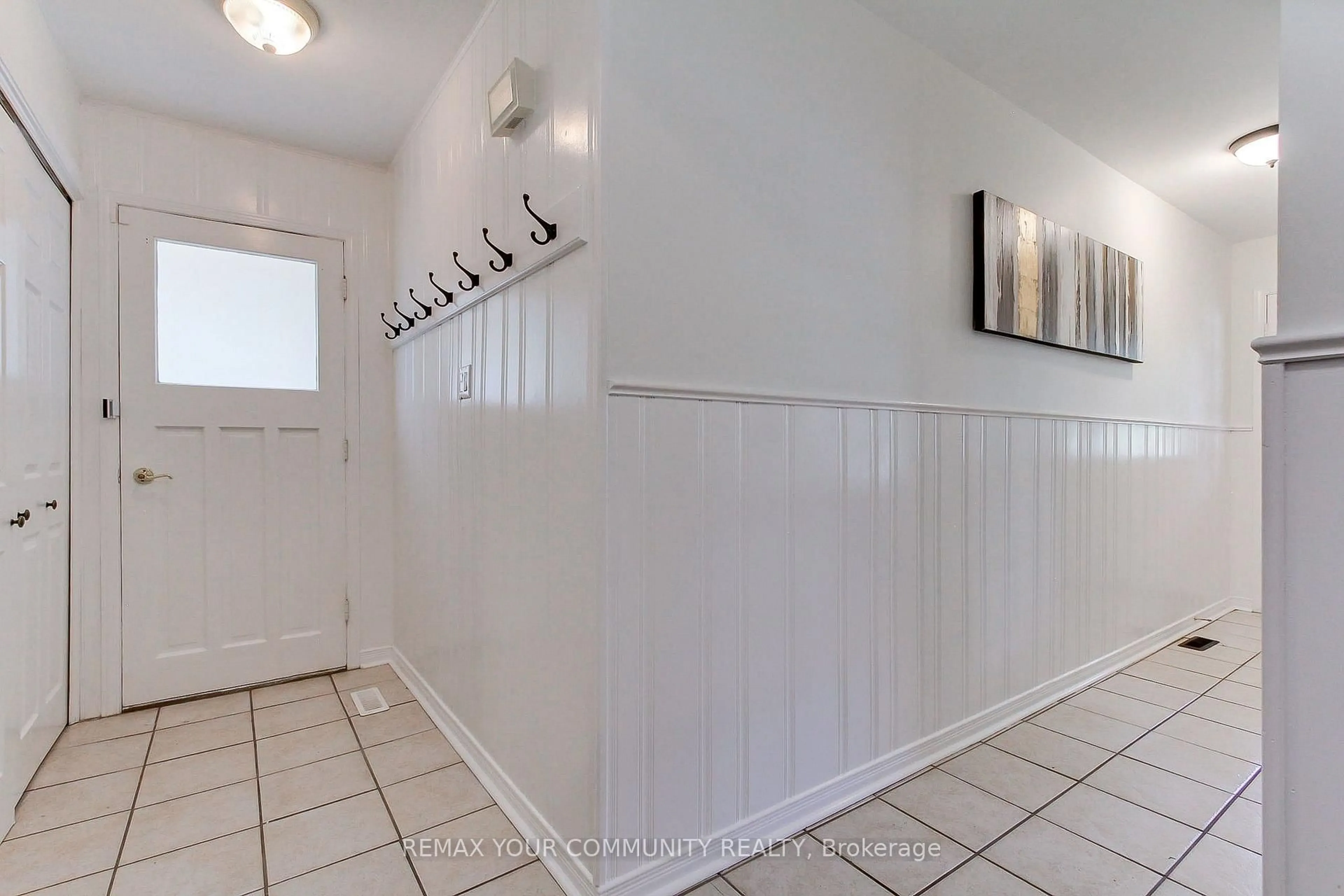 Indoor entryway for 2788 Bucklepost Cres, Mississauga Ontario L5N 1X5