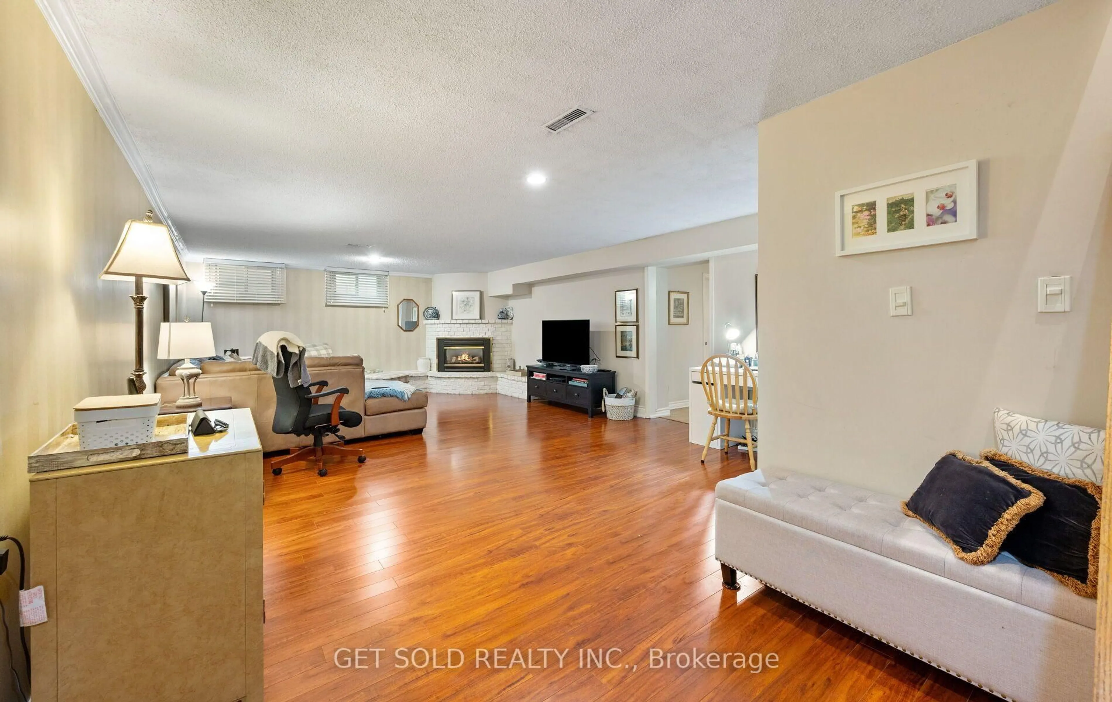 Unknown for 240 Mill Rd, Toronto Ontario M9C 1Y4