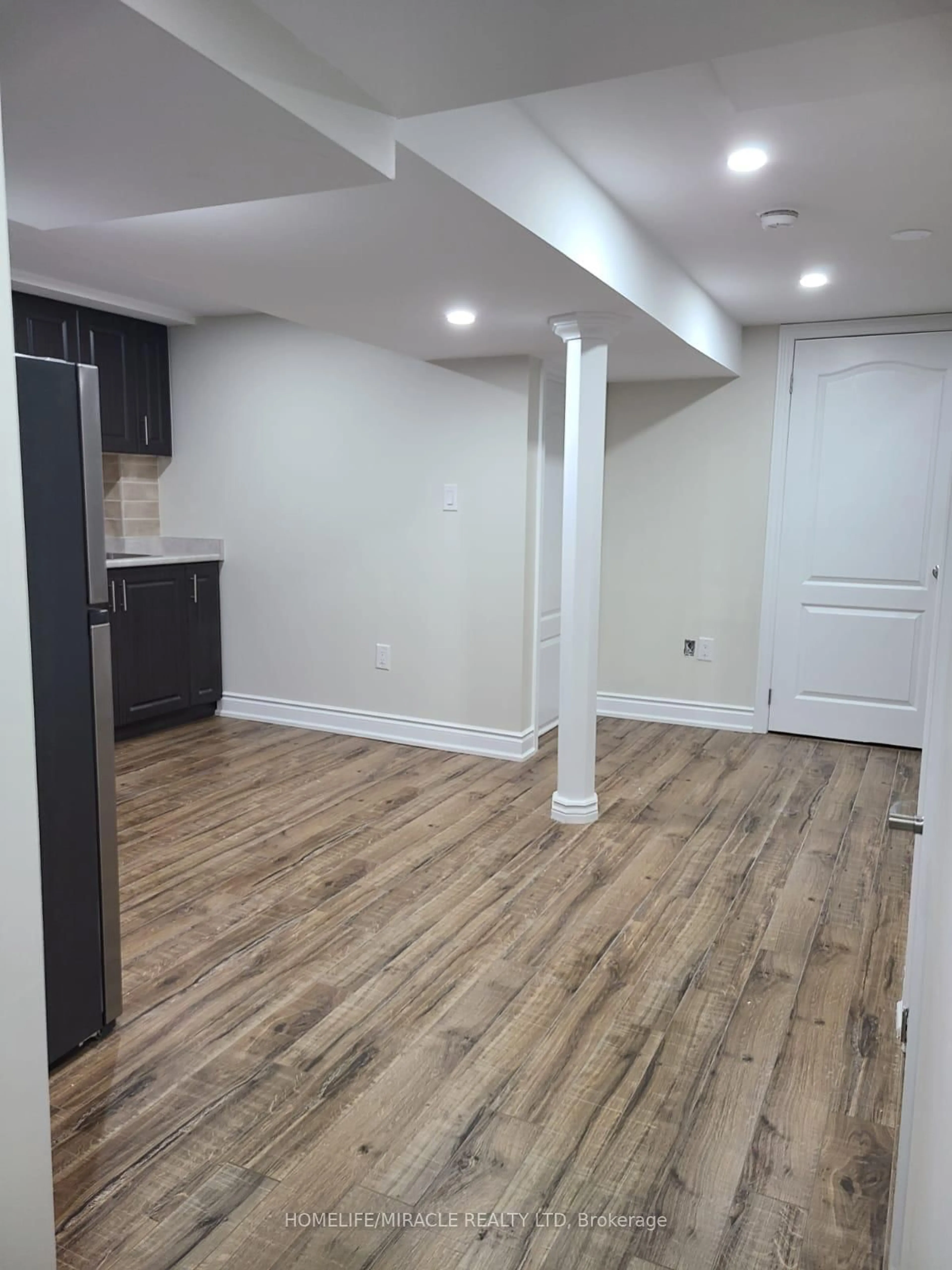 A pic of a room for 38 Whitehaven Dr, Brampton Ontario L6Z 2R5