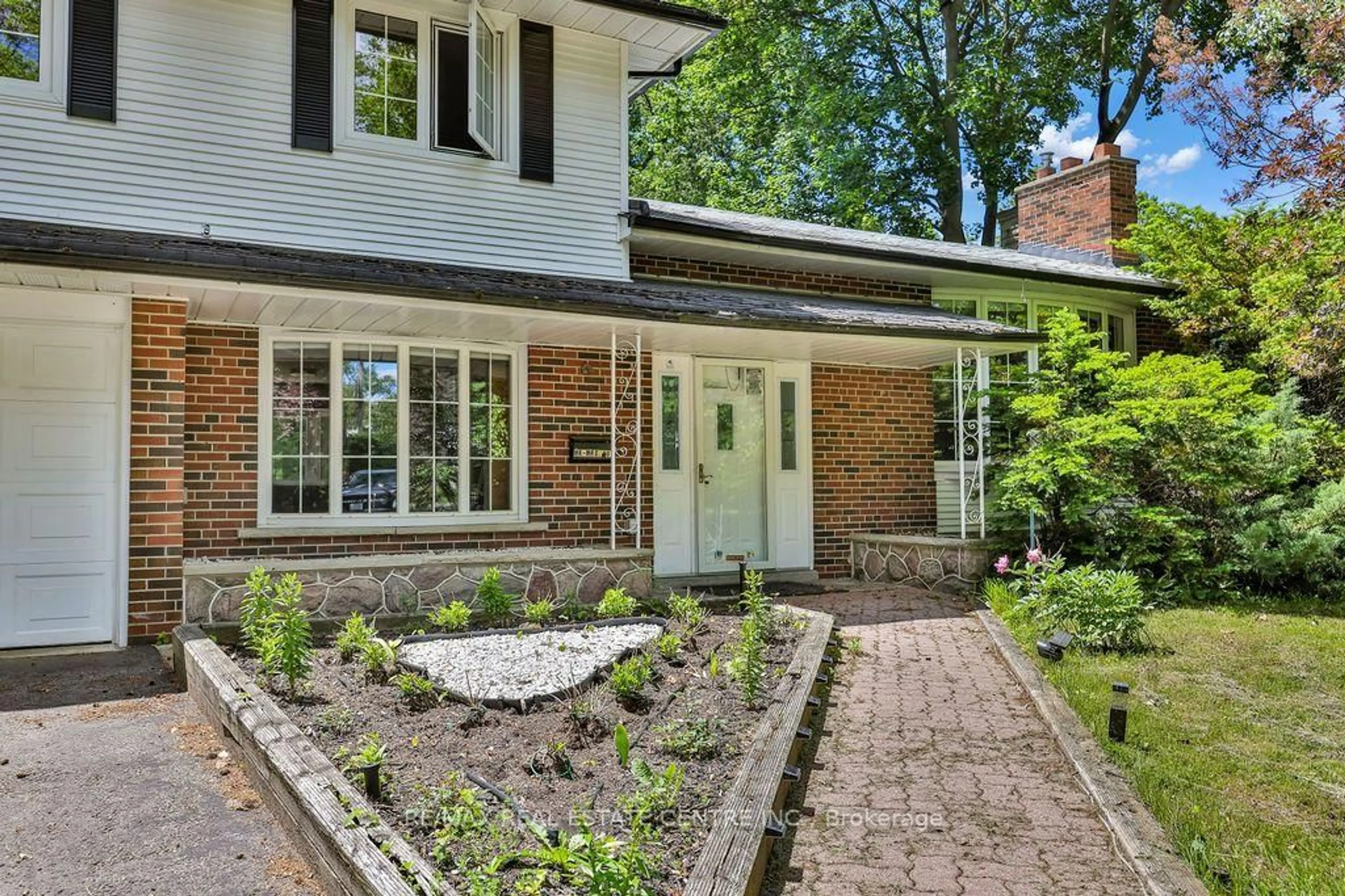 Home with brick exterior material, street for 1366 Aldo Dr, Mississauga Ontario L5H 3E9