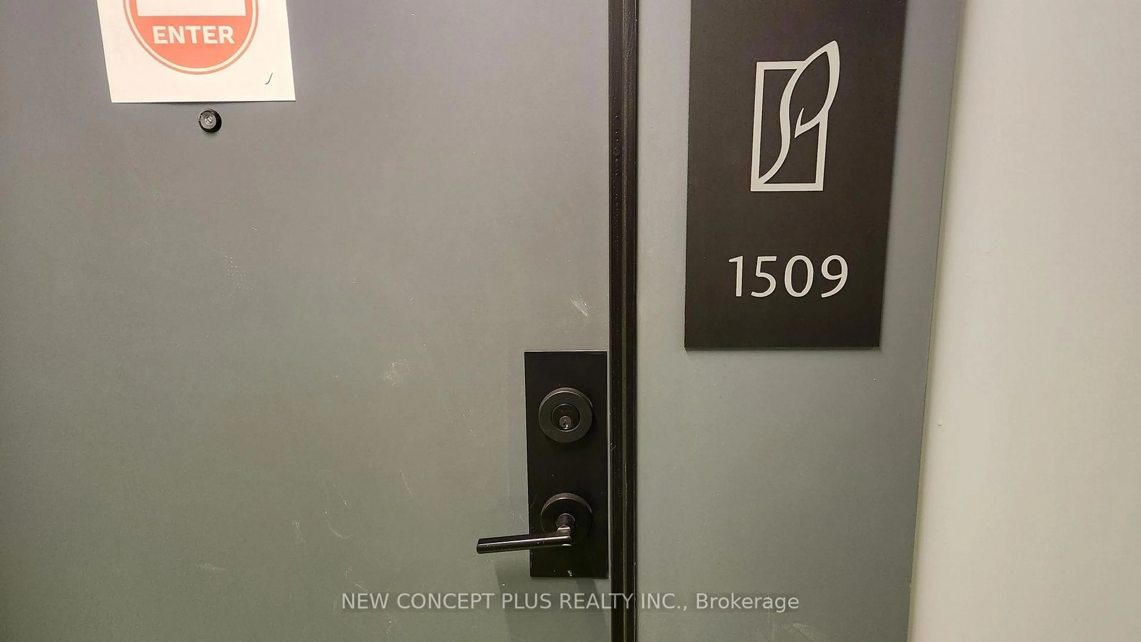 Indoor entryway for 4130 Parkside Village Dr #1509, Mississauga Ontario L5B 0L7