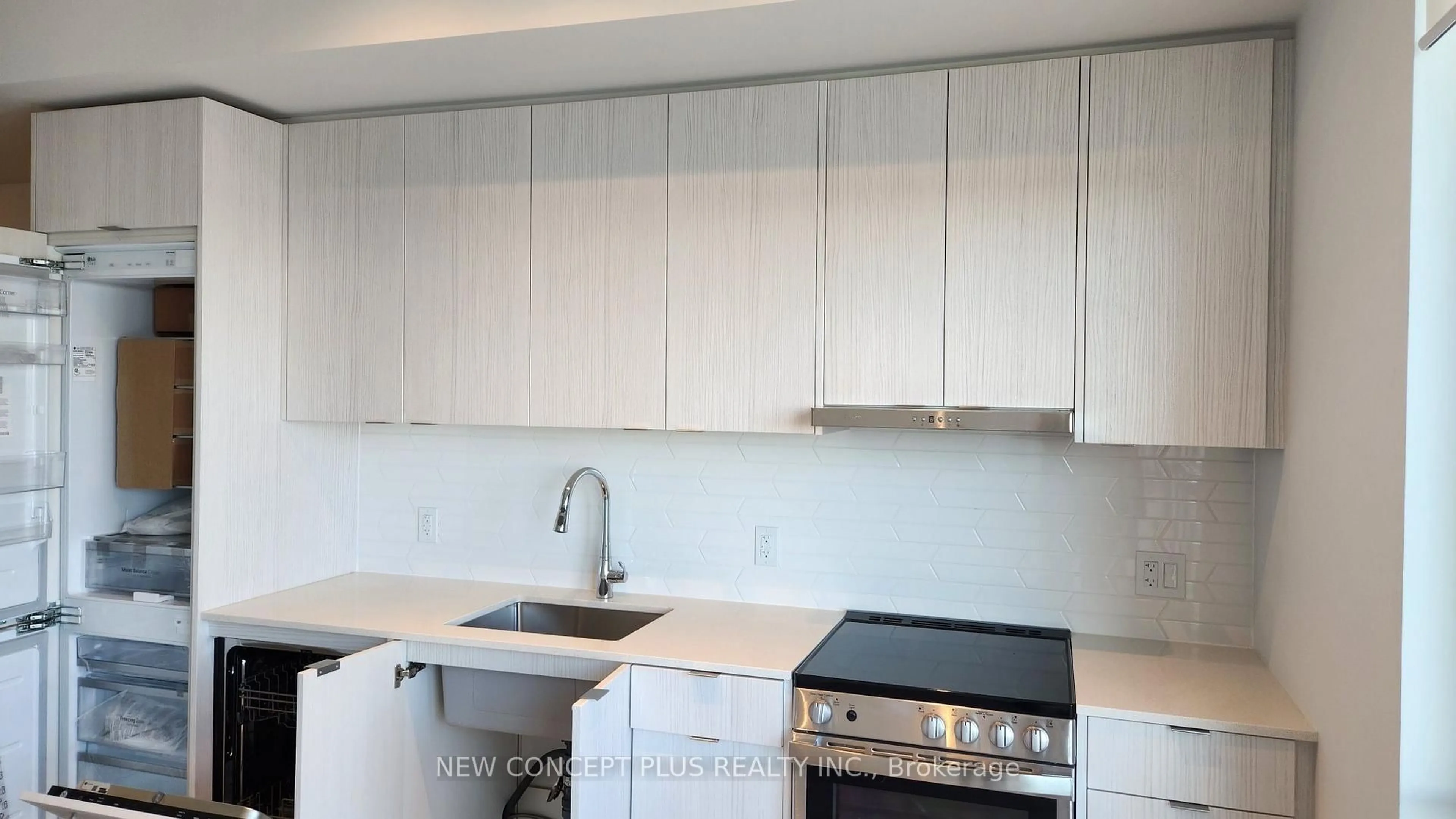 Standard kitchen, unknown for 4130 Parkside Village Dr #1509, Mississauga Ontario L5B 0L7