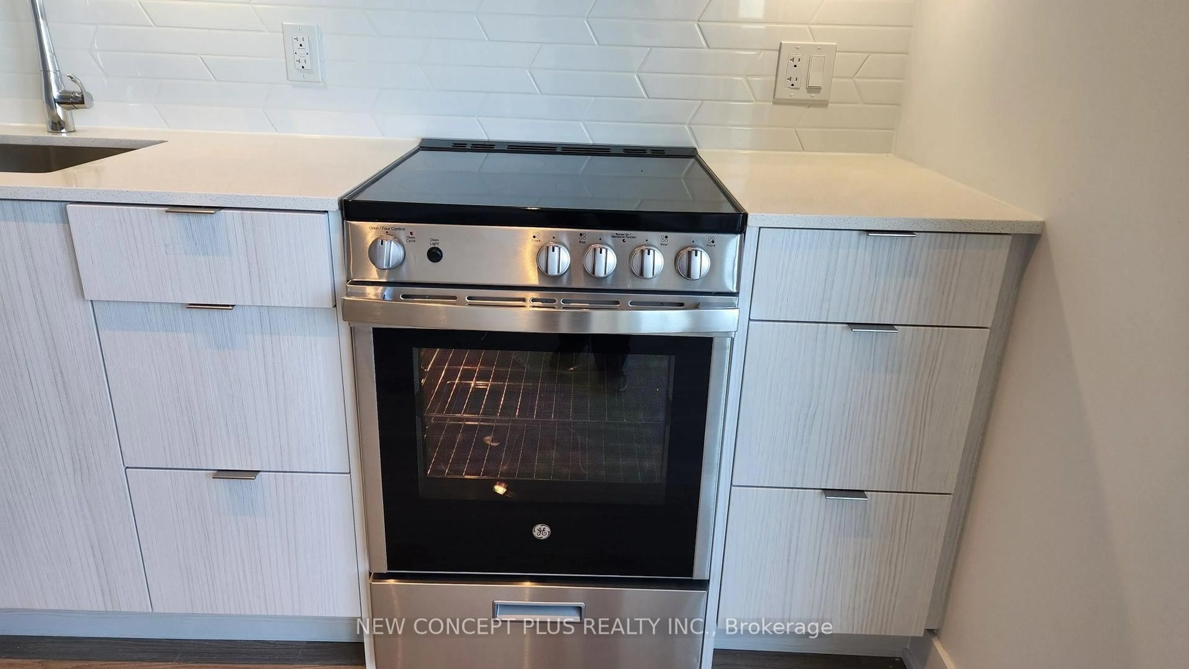 Standard kitchen, unknown for 4130 Parkside Village Dr #1509, Mississauga Ontario L5B 0L7
