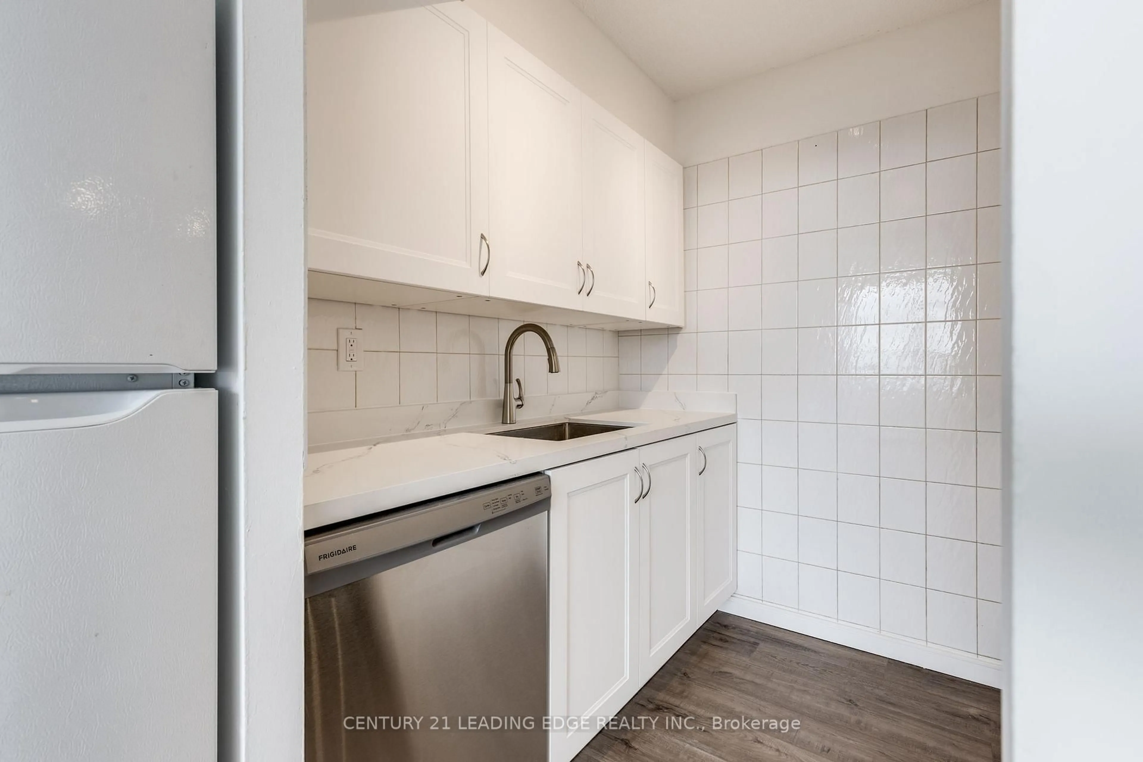 Standard kitchen, ceramic/tile floor for 200 Lotherton Ptwy #1208, Toronto Ontario M6B 2G9