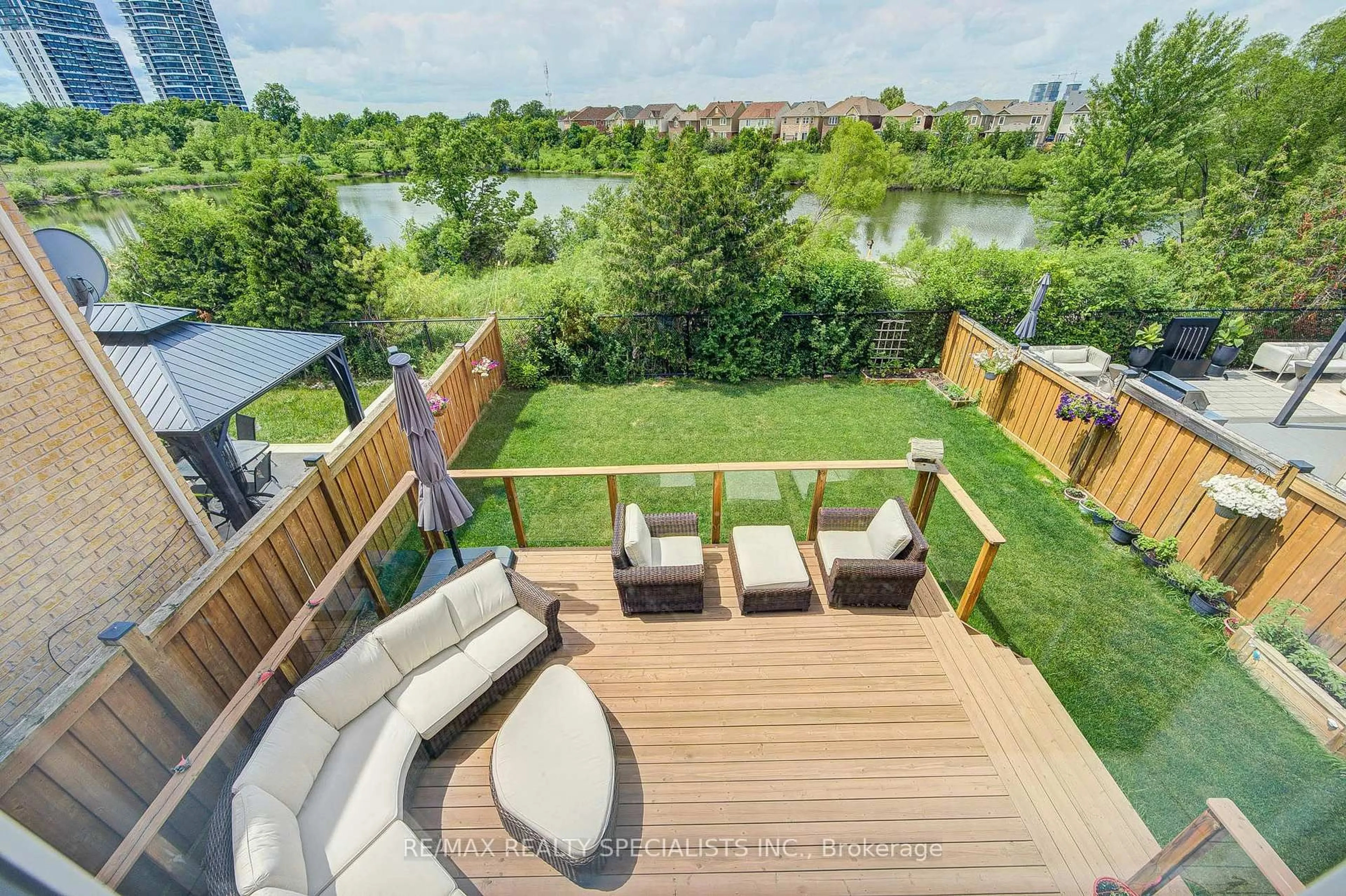 A pic from outside/outdoor area/front of a property/back of a property/a pic from drone, water/lake/river/ocean view for 629 Symons Crossing, Milton Ontario L9T 7S2