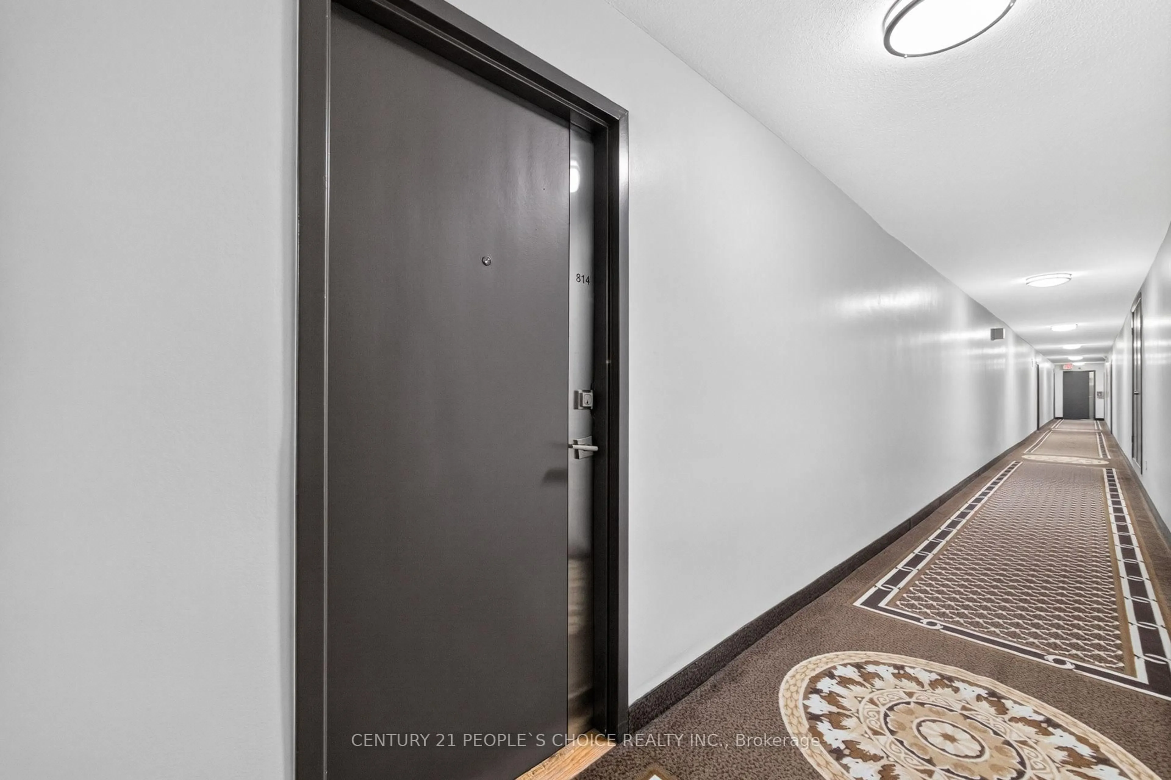 Indoor entryway for 2825 Islington Ave #814, Toronto Ontario M9L 2K1