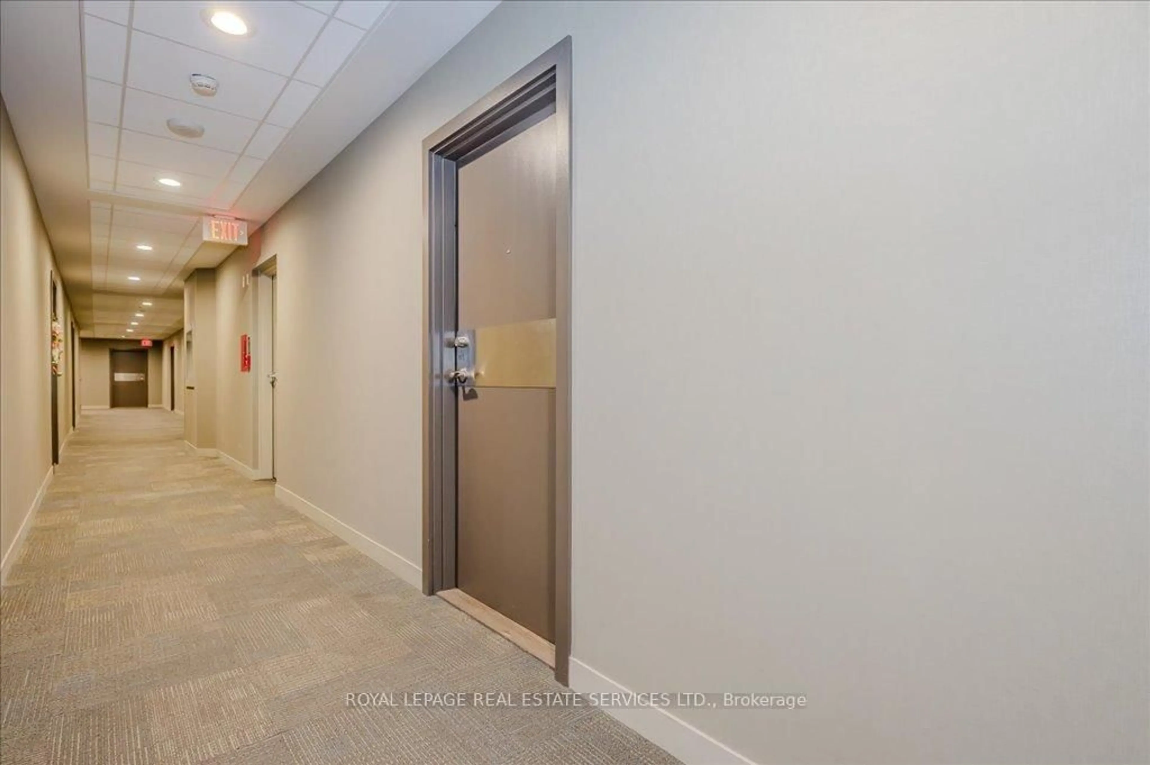 Indoor foyer for 551 Maple Ave #615, Burlington Ontario L7S 1M7