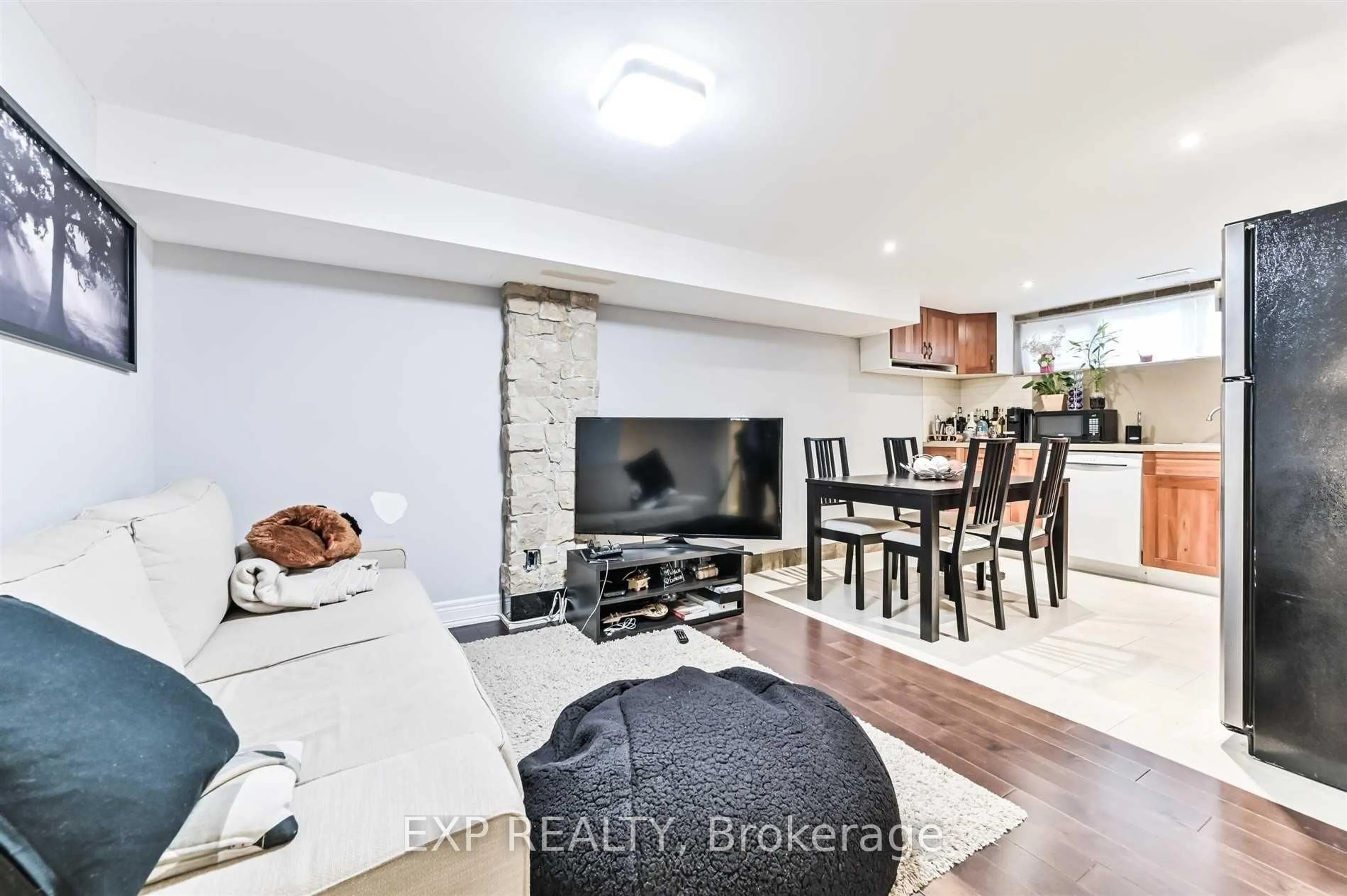 Unknown for 132 Brookhaven Dr, Toronto Ontario M6M 4P2