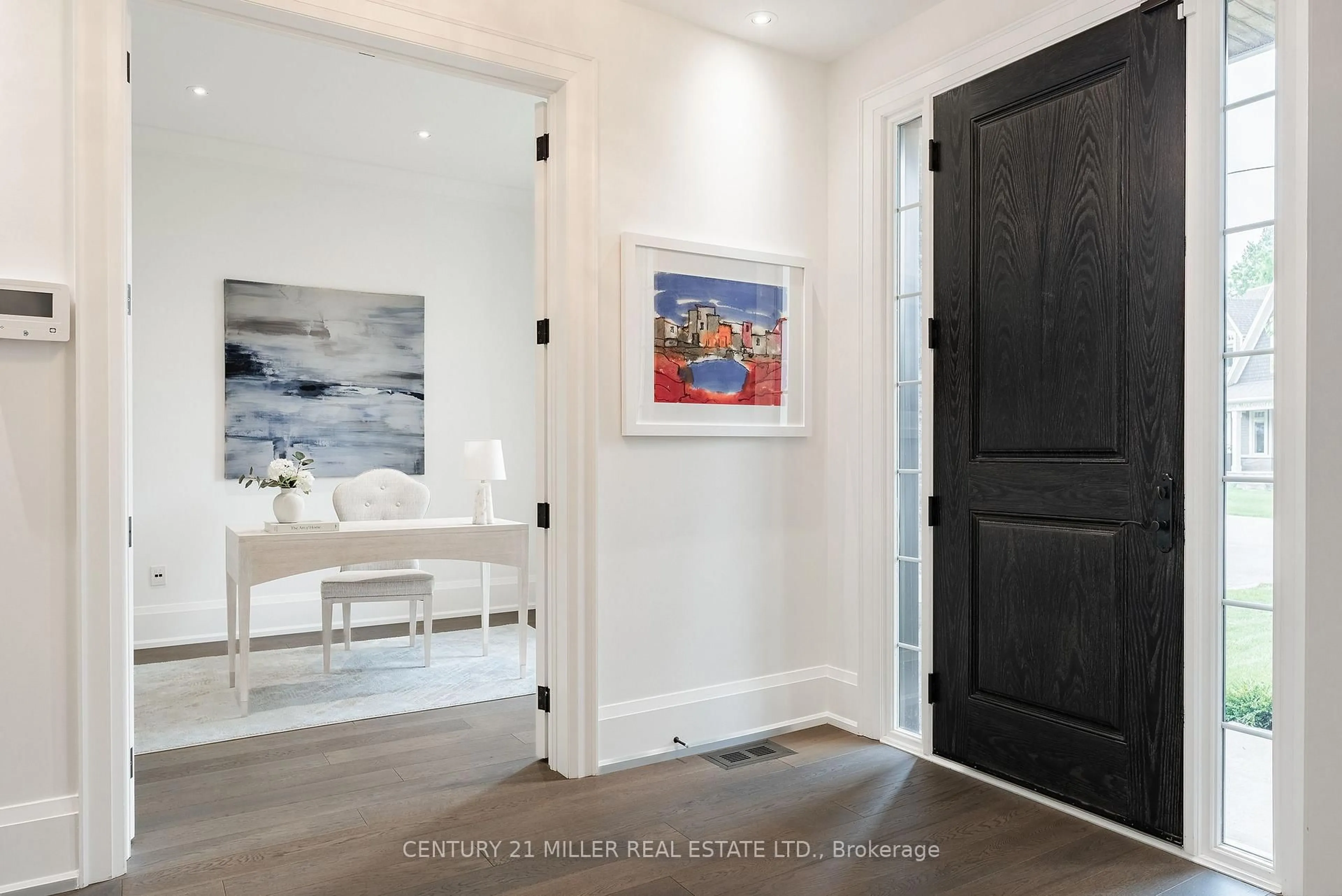 Indoor entryway for 2458 Meadowood Cres, Oakville Ontario L6L 1V6