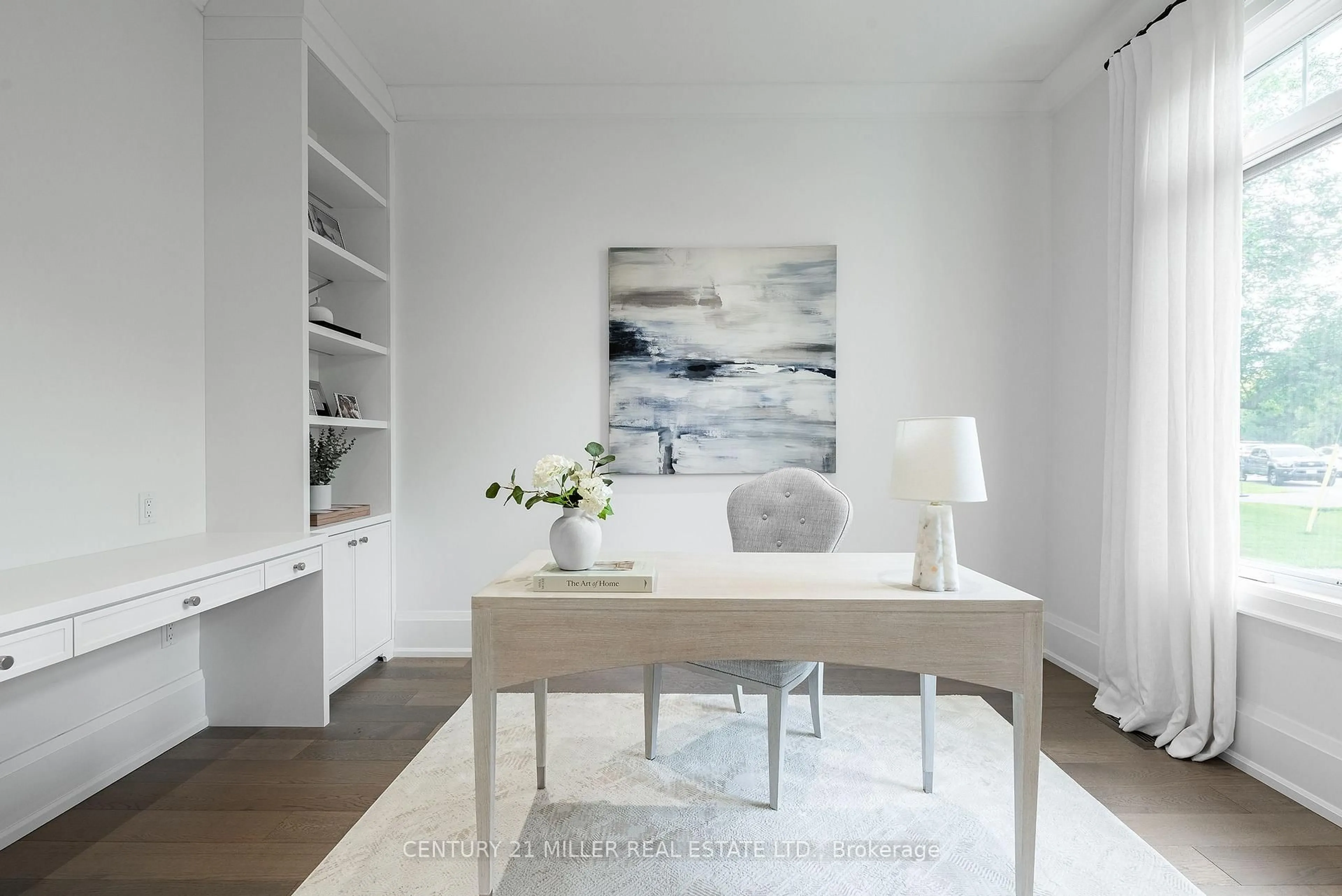 A pic of a room for 2458 Meadowood Cres, Oakville Ontario L6L 1V6