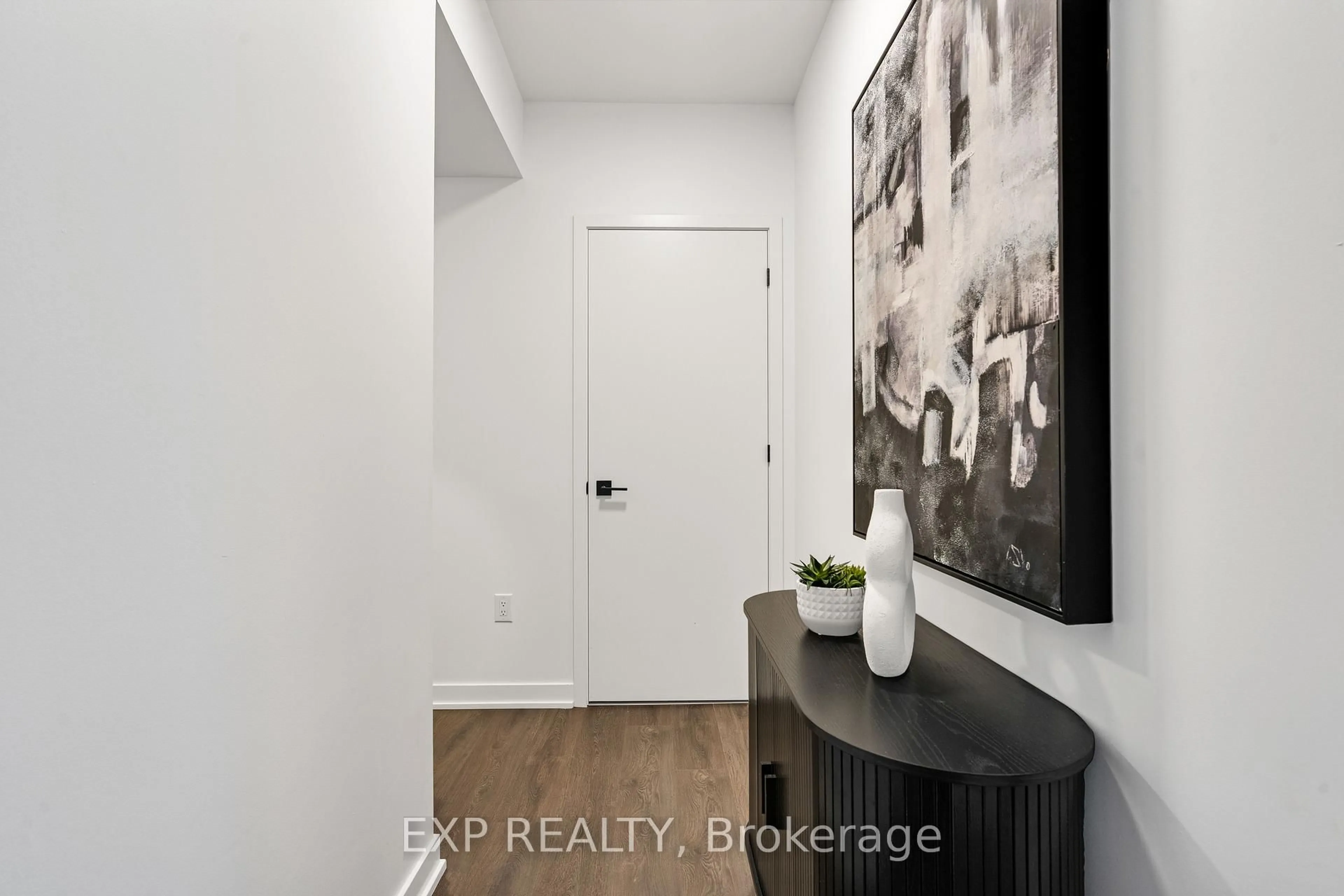 Indoor entryway for 36 Zorra St #1108, Toronto Ontario M8Z 0G5