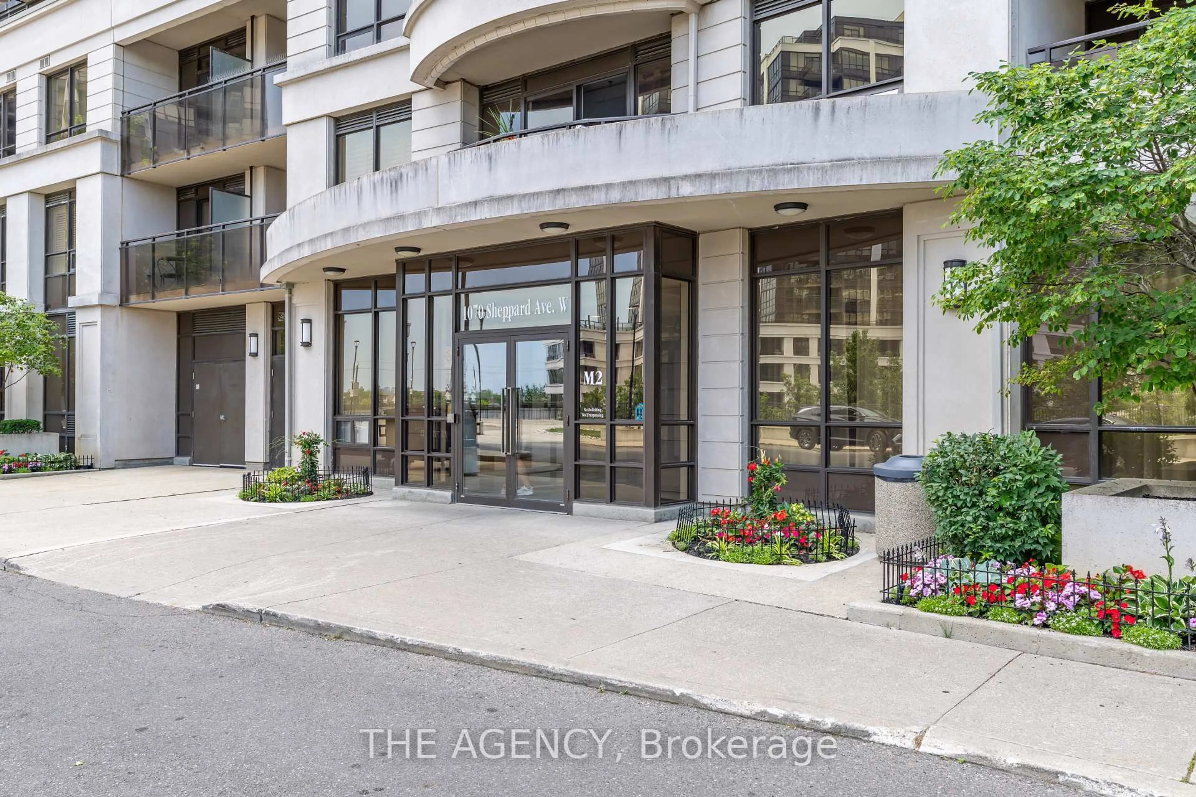 Indoor entryway for 1070 Sheppard Ave #1004, Toronto Ontario M3J 0G8
