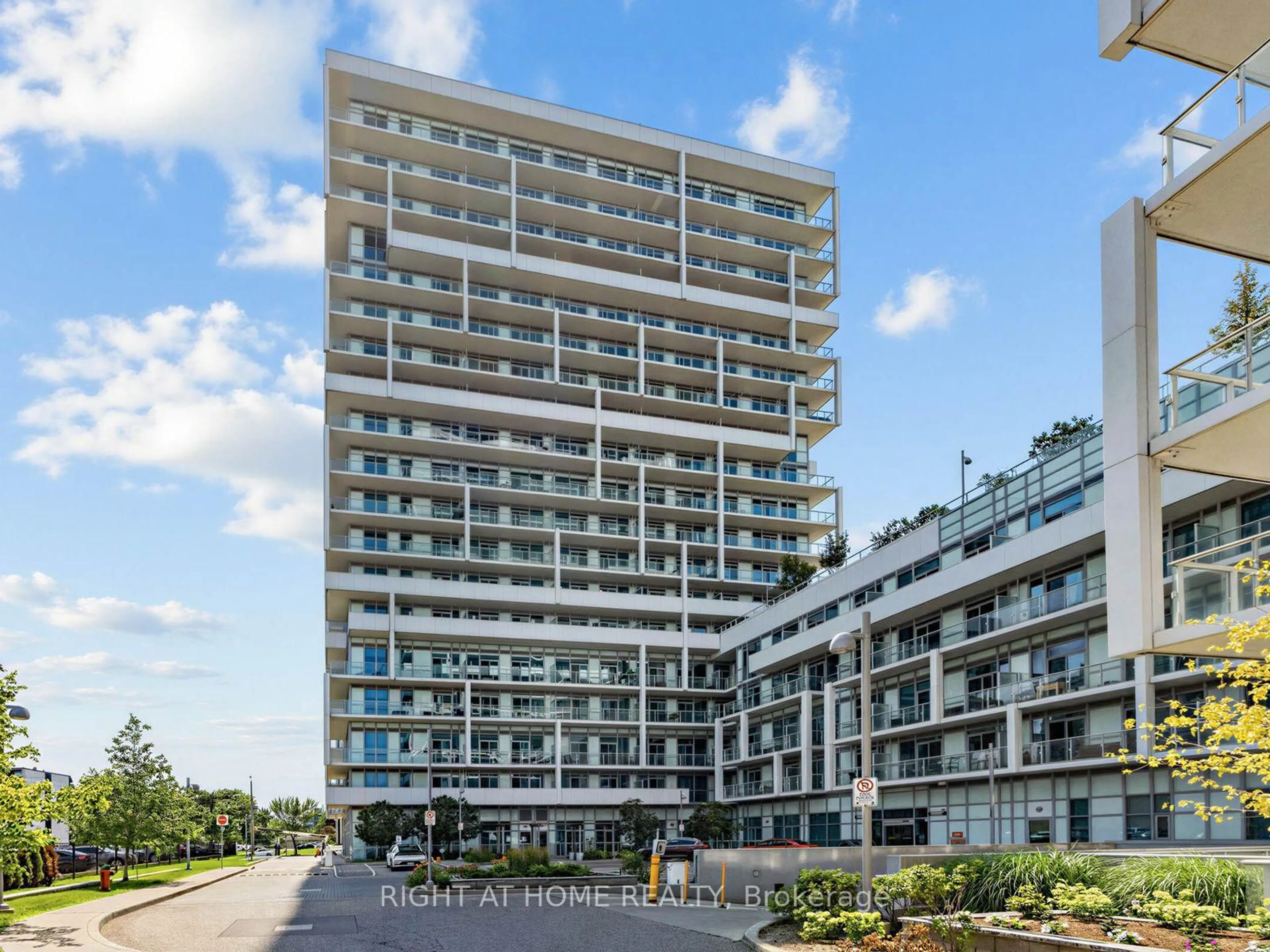 Unknown for 55 Speers Rd #LPH04 (1804), Oakville Ontario L6K 0H9