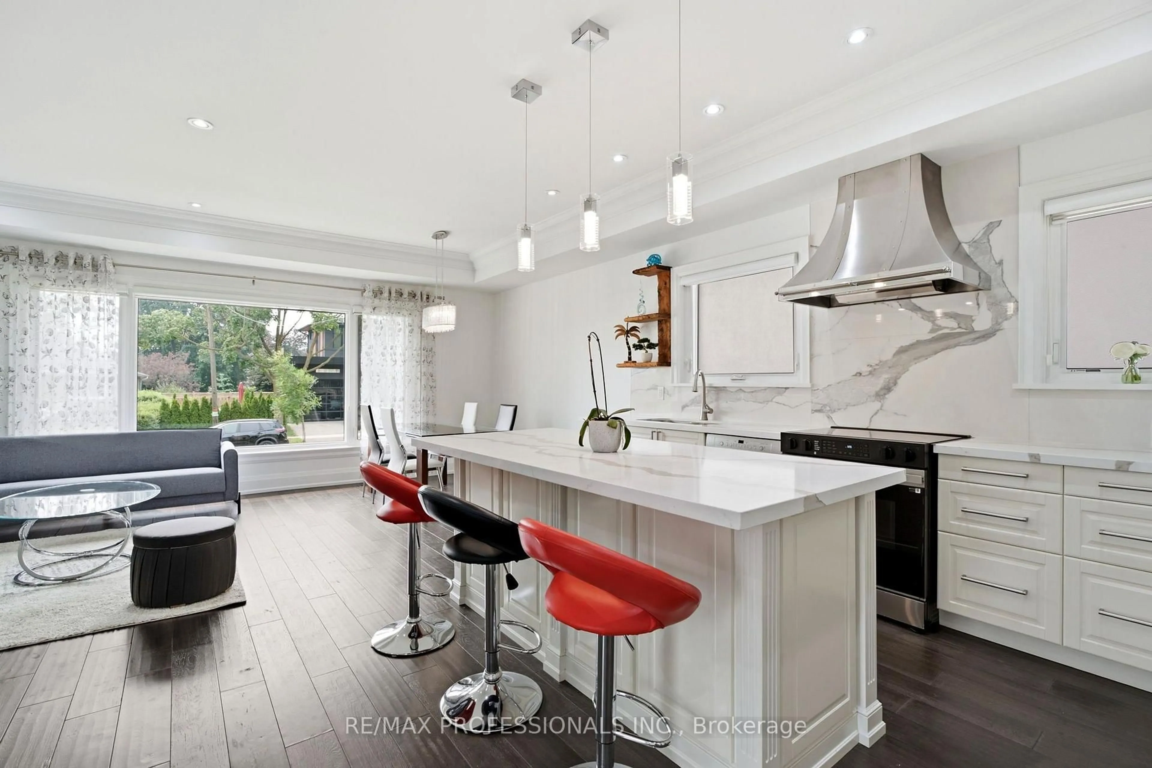 Contemporary kitchen, unknown for 77 Cronin Dr, Toronto Ontario M9B 4V3