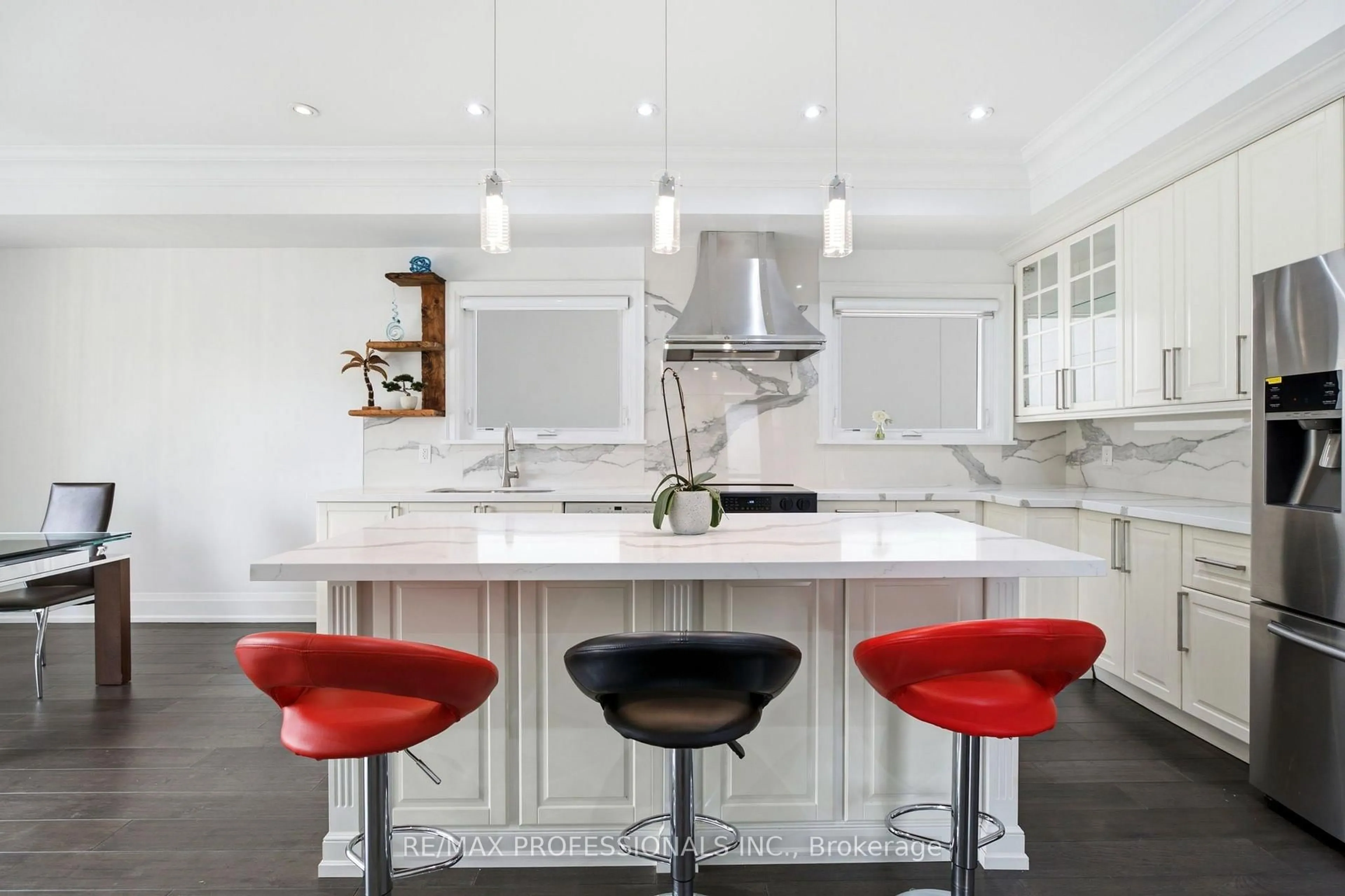 Contemporary kitchen, unknown for 77 Cronin Dr, Toronto Ontario M9B 4V3