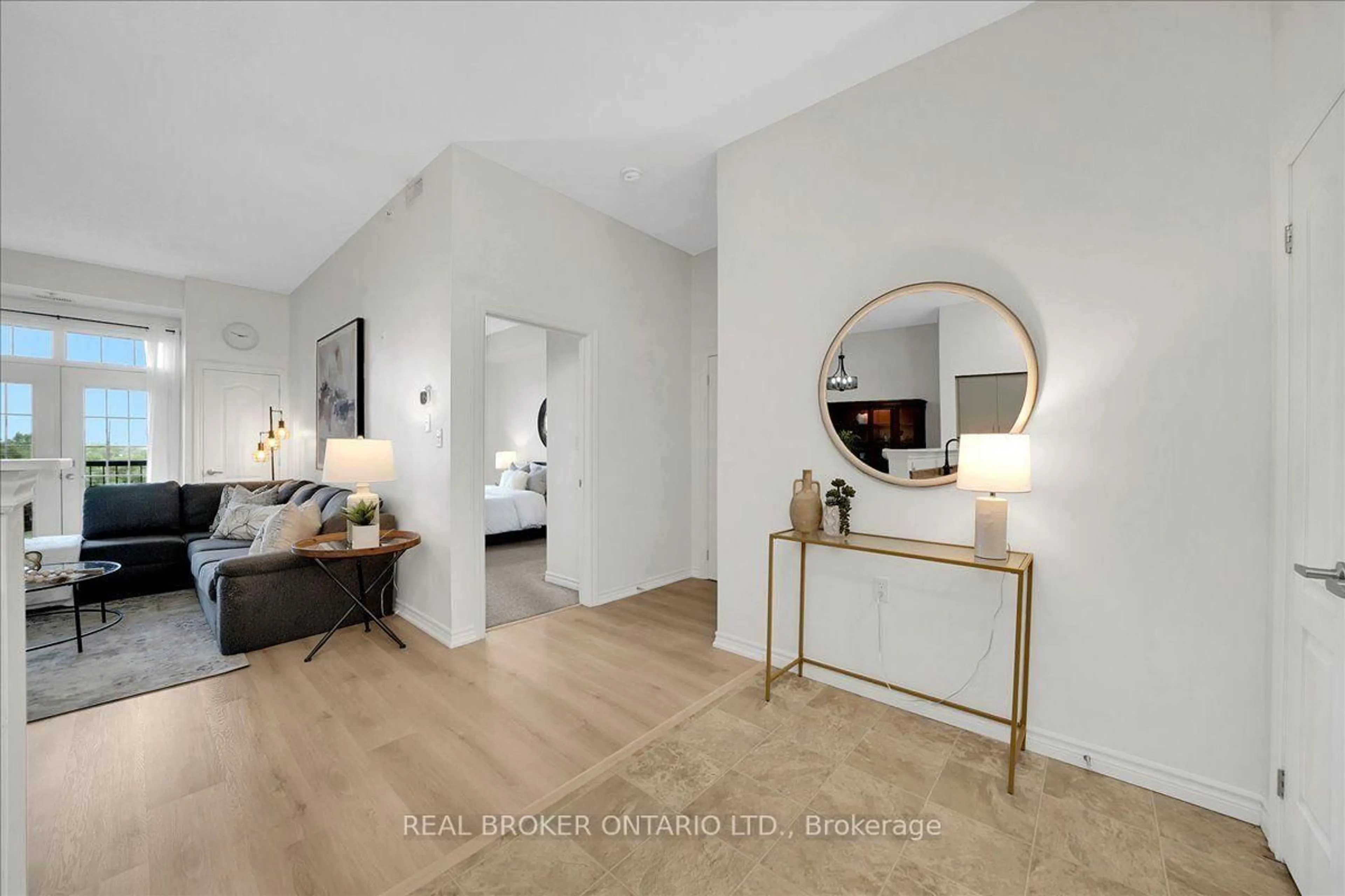 Indoor entryway for 1470 Main St #411, Milton Ontario L9T 8W6