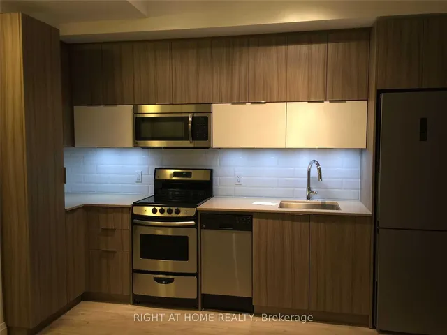 56 Annie Craig Dr #1806, Toronto 3