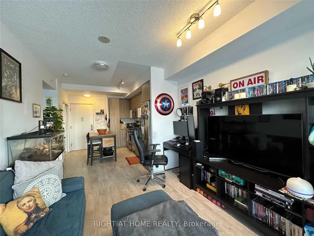 56 Annie Craig Dr #1806, Toronto 4