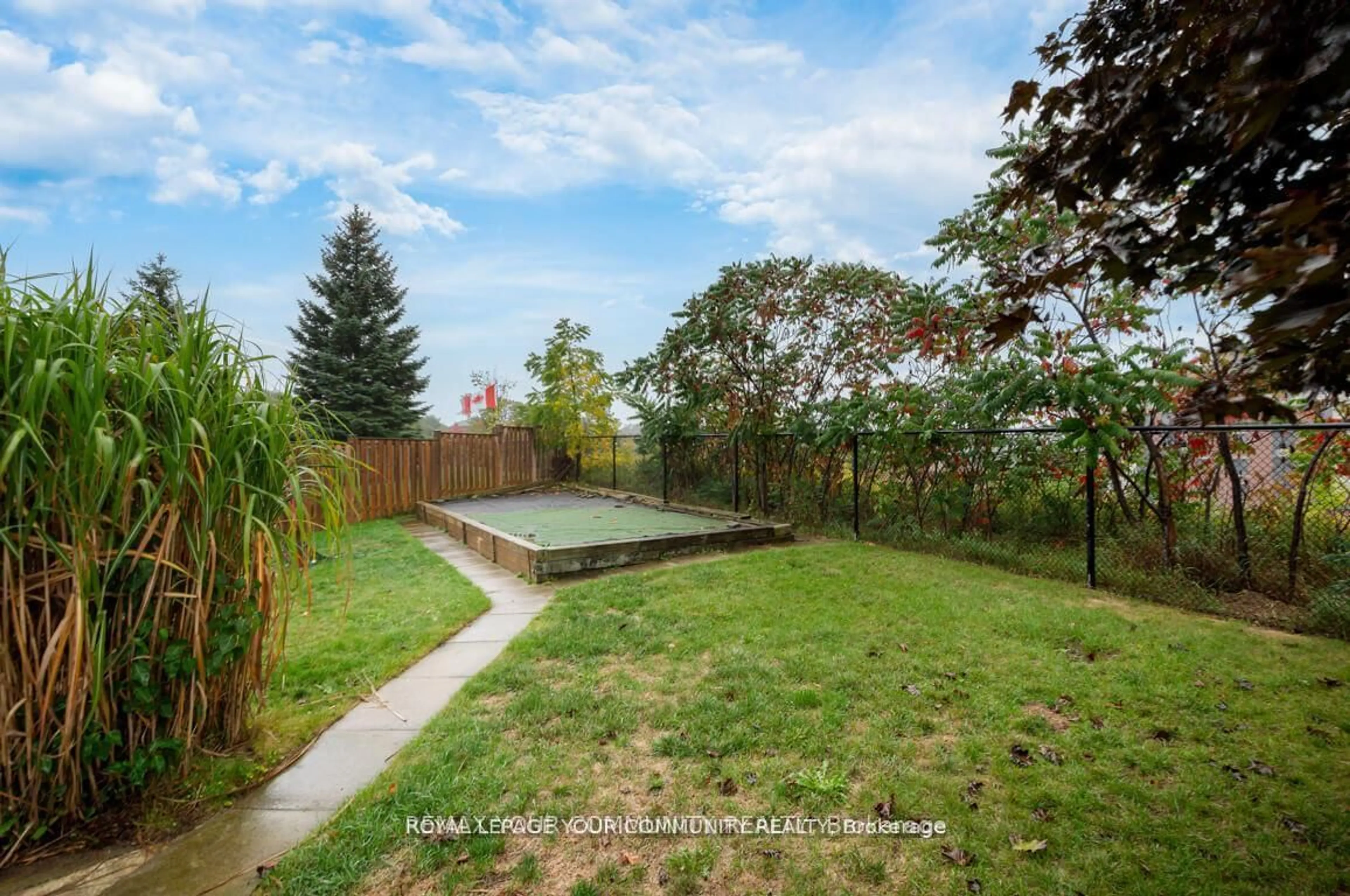 Patio, unknown for 63 Rolling Hills Lane, Caledon Ontario L7E 1T8