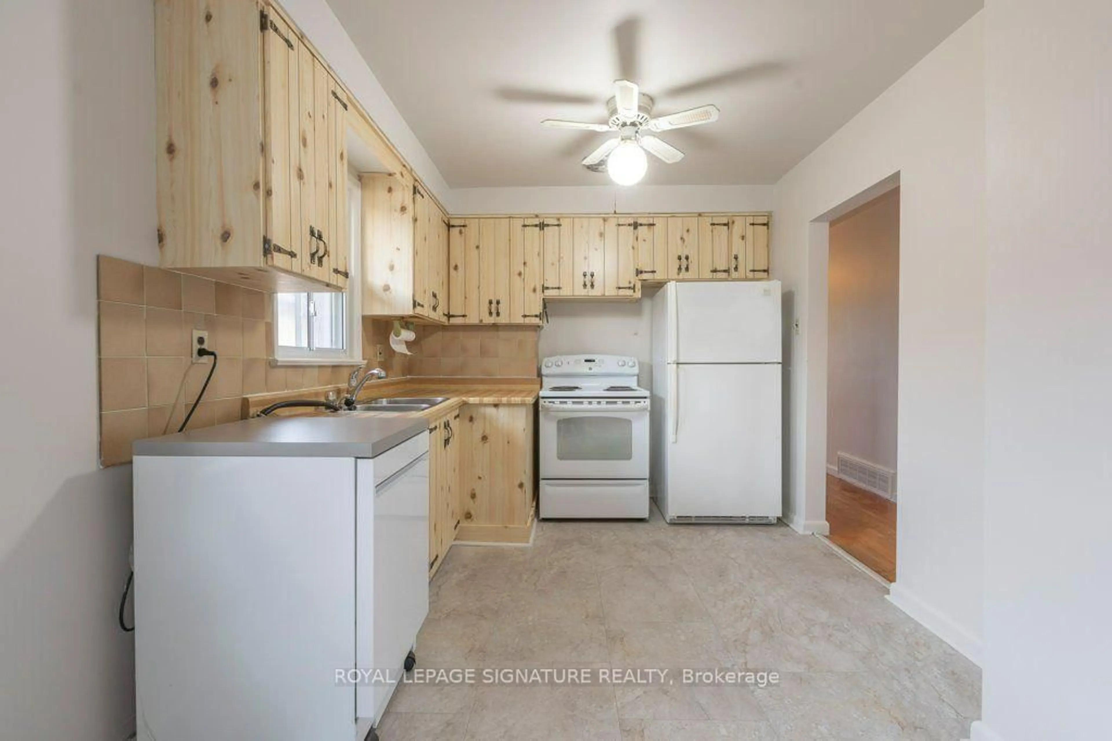 Standard kitchen, unknown for 17 Risdon Crt, Toronto Ontario M9C 4E6