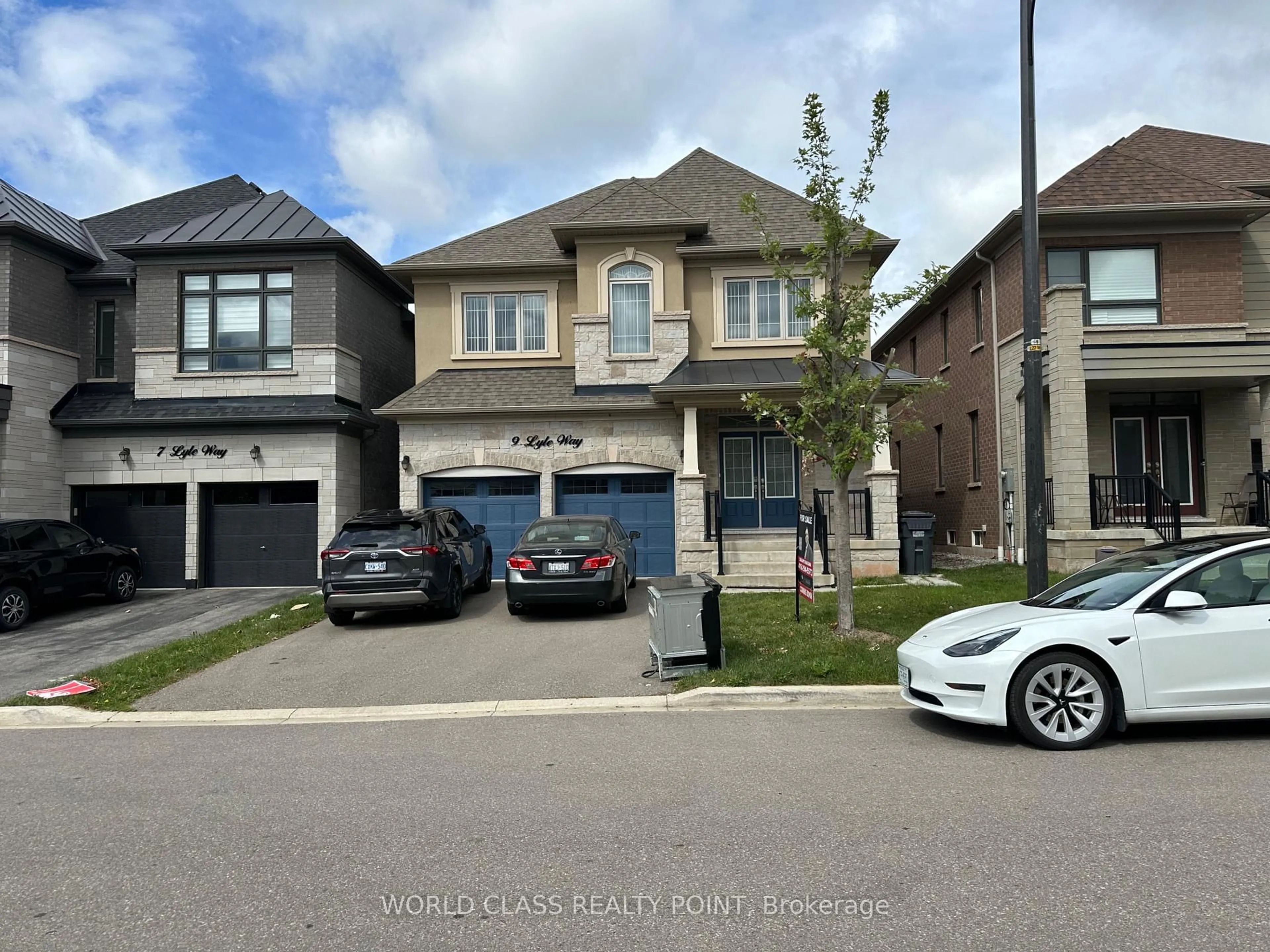 Unknown for 9 Lyle Way, Brampton Ontario L6X 5P8