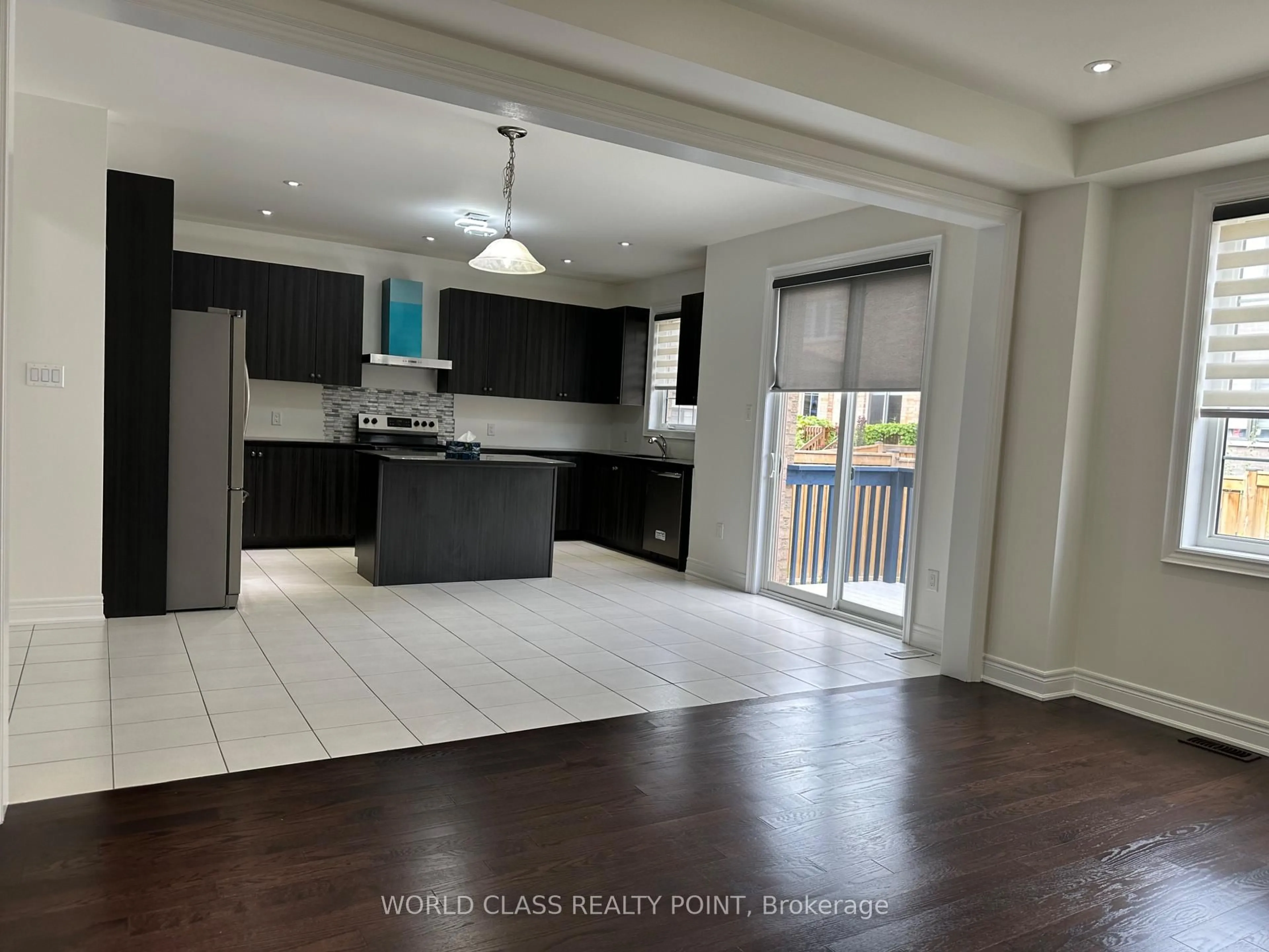Open concept kitchen, unknown for 9 Lyle Way, Brampton Ontario L6X 5P8