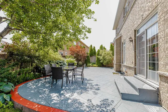 8 Tovey Terr, Brampton 4