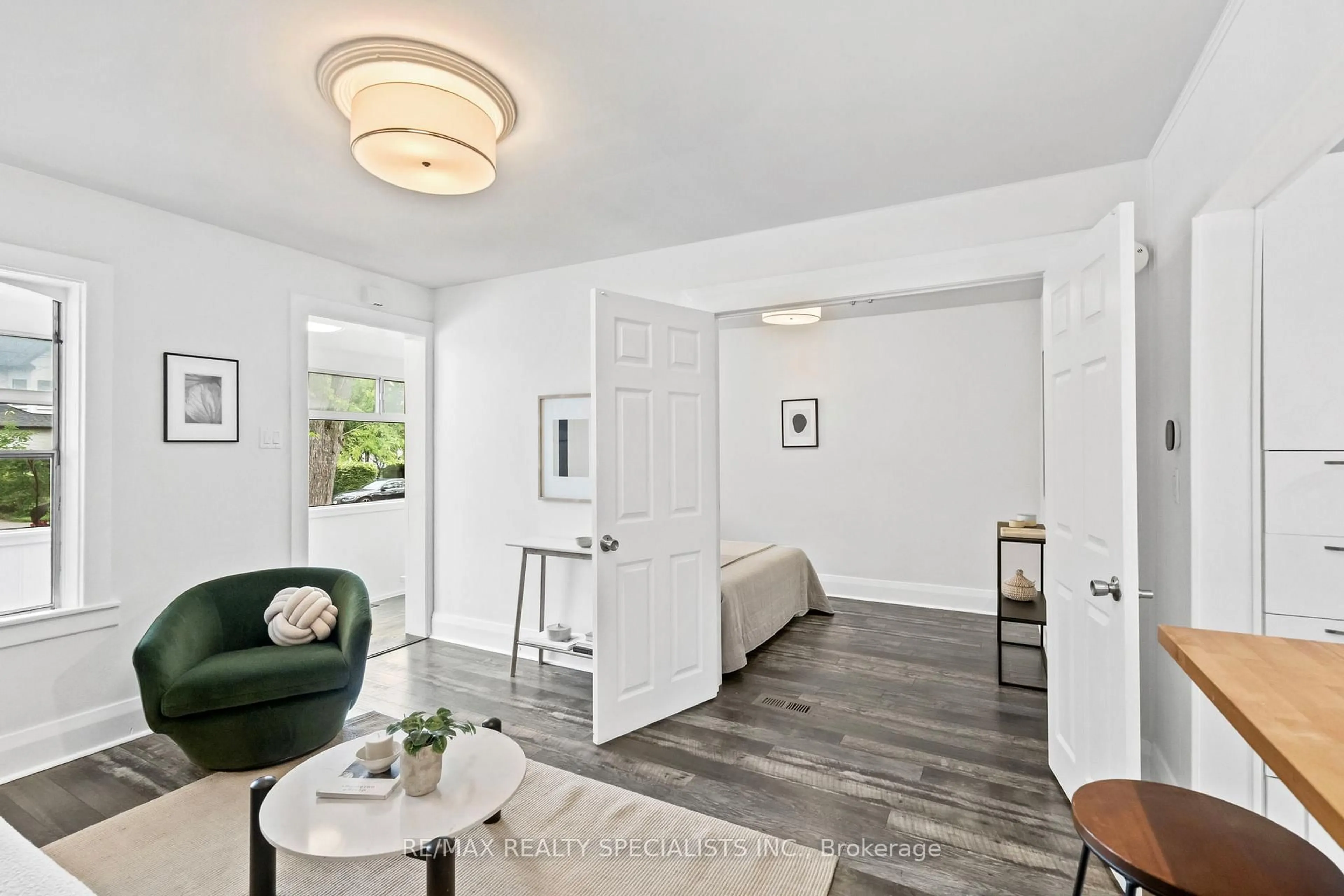 Indoor entryway for 159 Hillside Ave, Toronto Ontario M8V 1T3