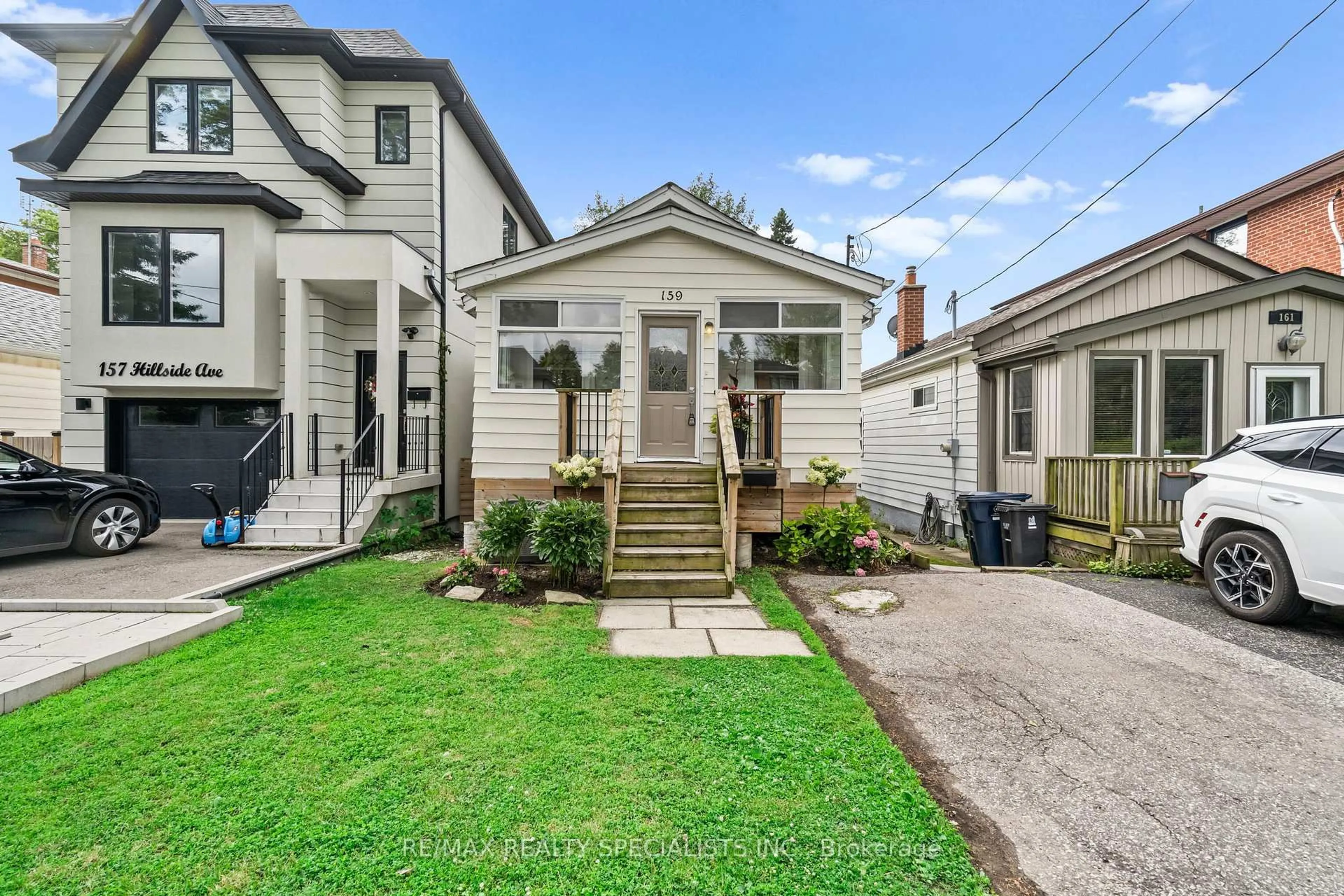 Home with vinyl exterior material, street for 159 Hillside Ave, Toronto Ontario M8V 1T3