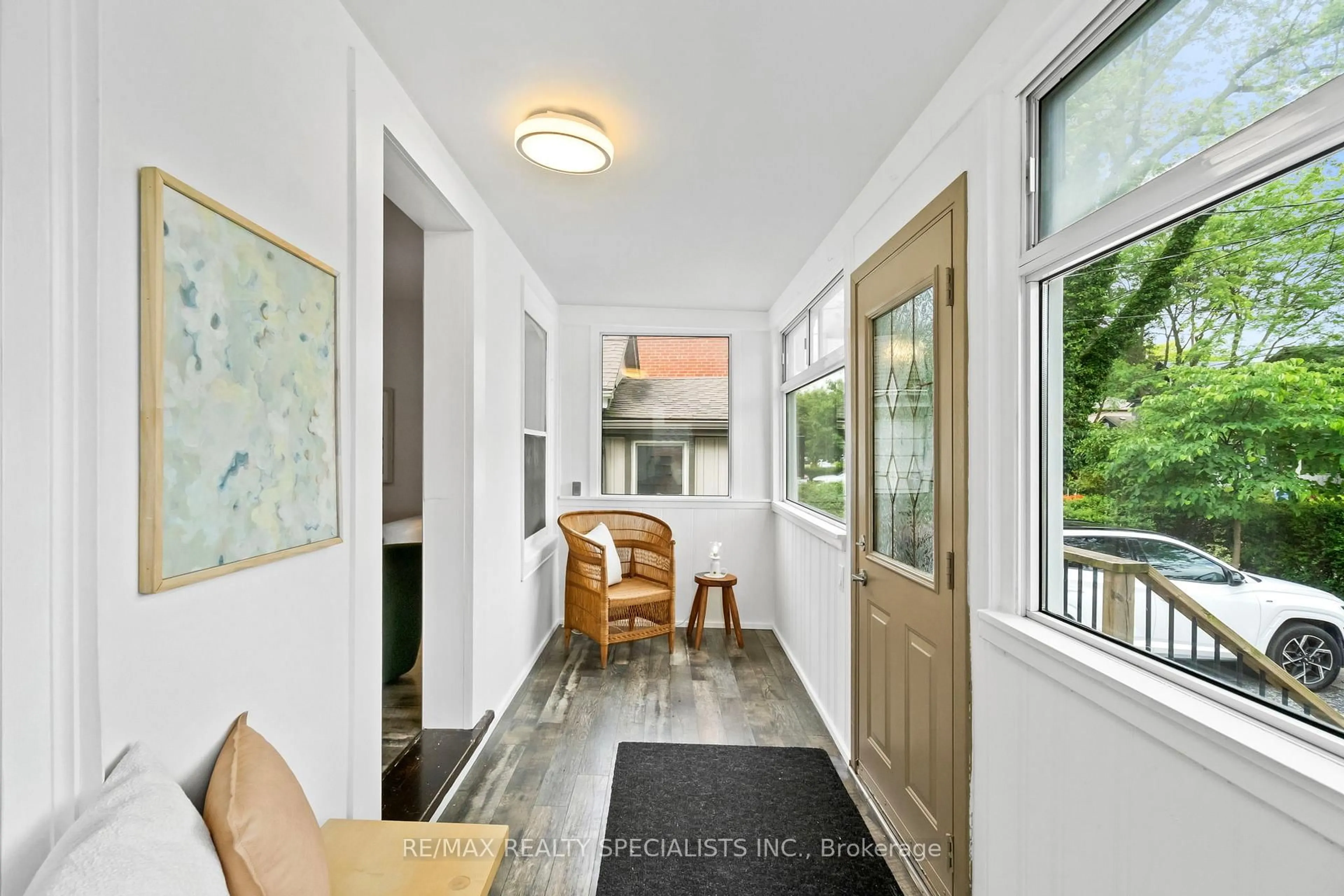 Indoor entryway for 159 Hillside Ave, Toronto Ontario M8V 1T3