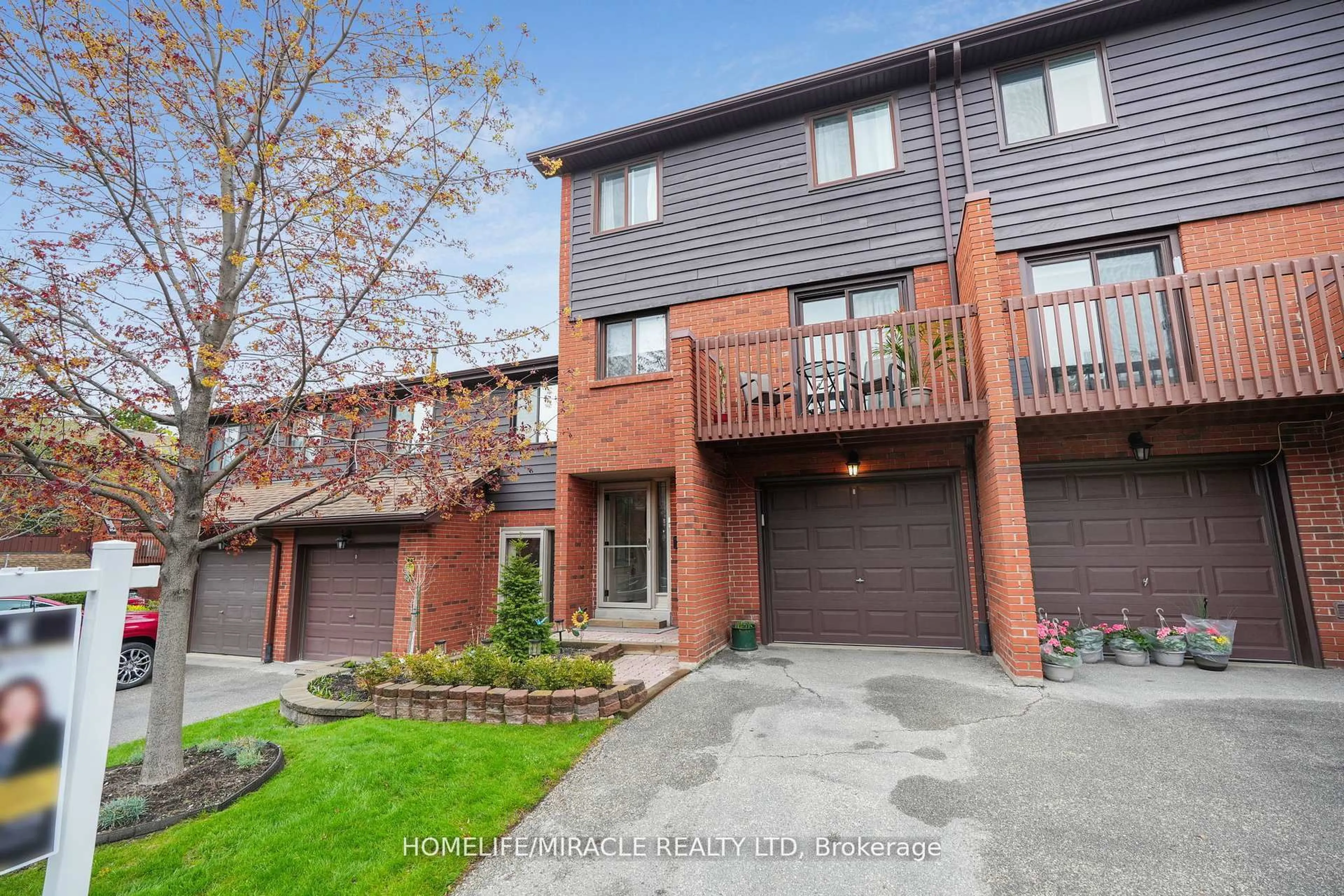 Unknown for 4165 Fieldgate Dr #32, Mississauga Ontario L4W 2M9