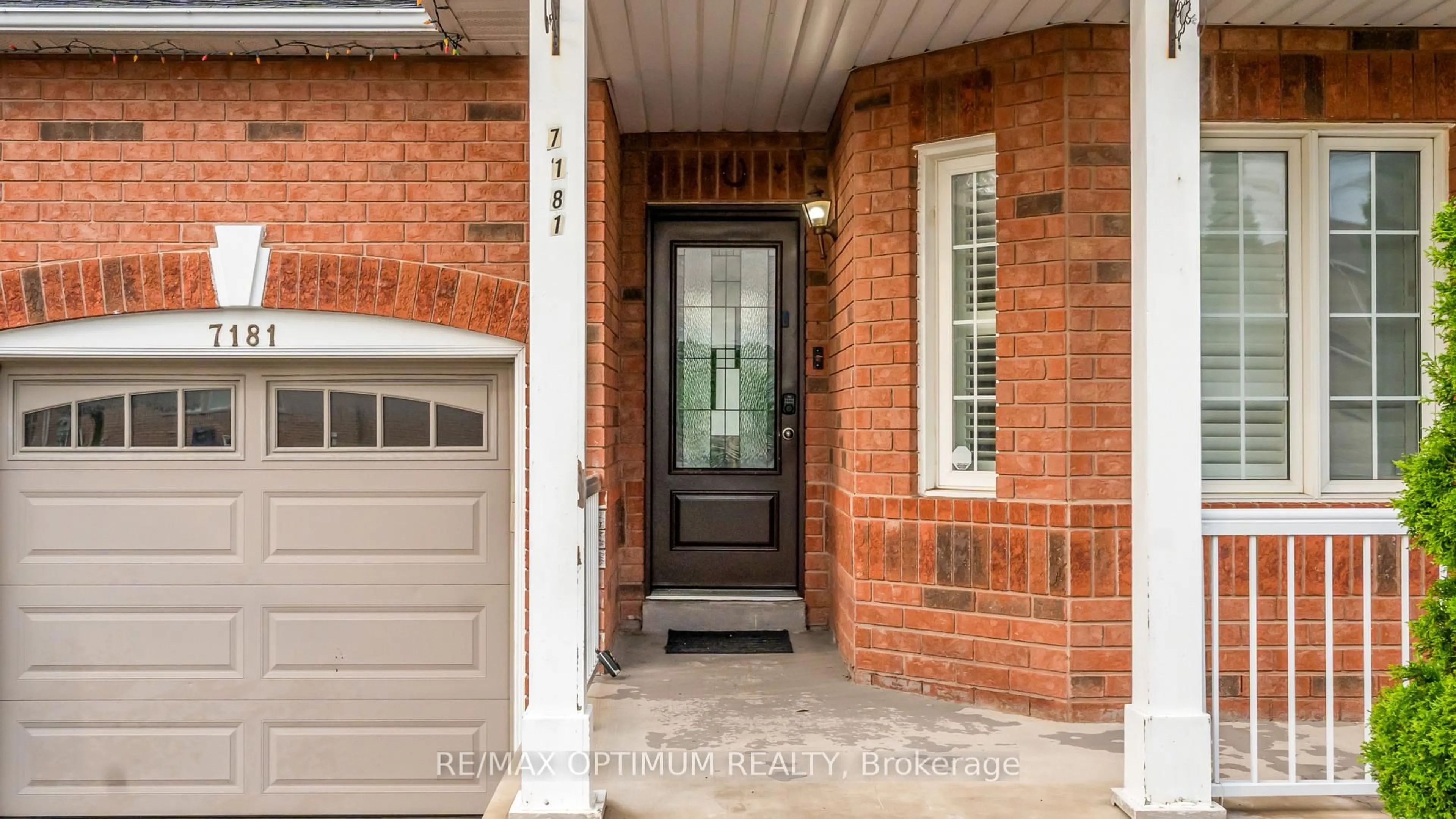 Home with brick exterior material, street for 7181 Tabbyman Walk, Mississauga Ontario L5W 1K4