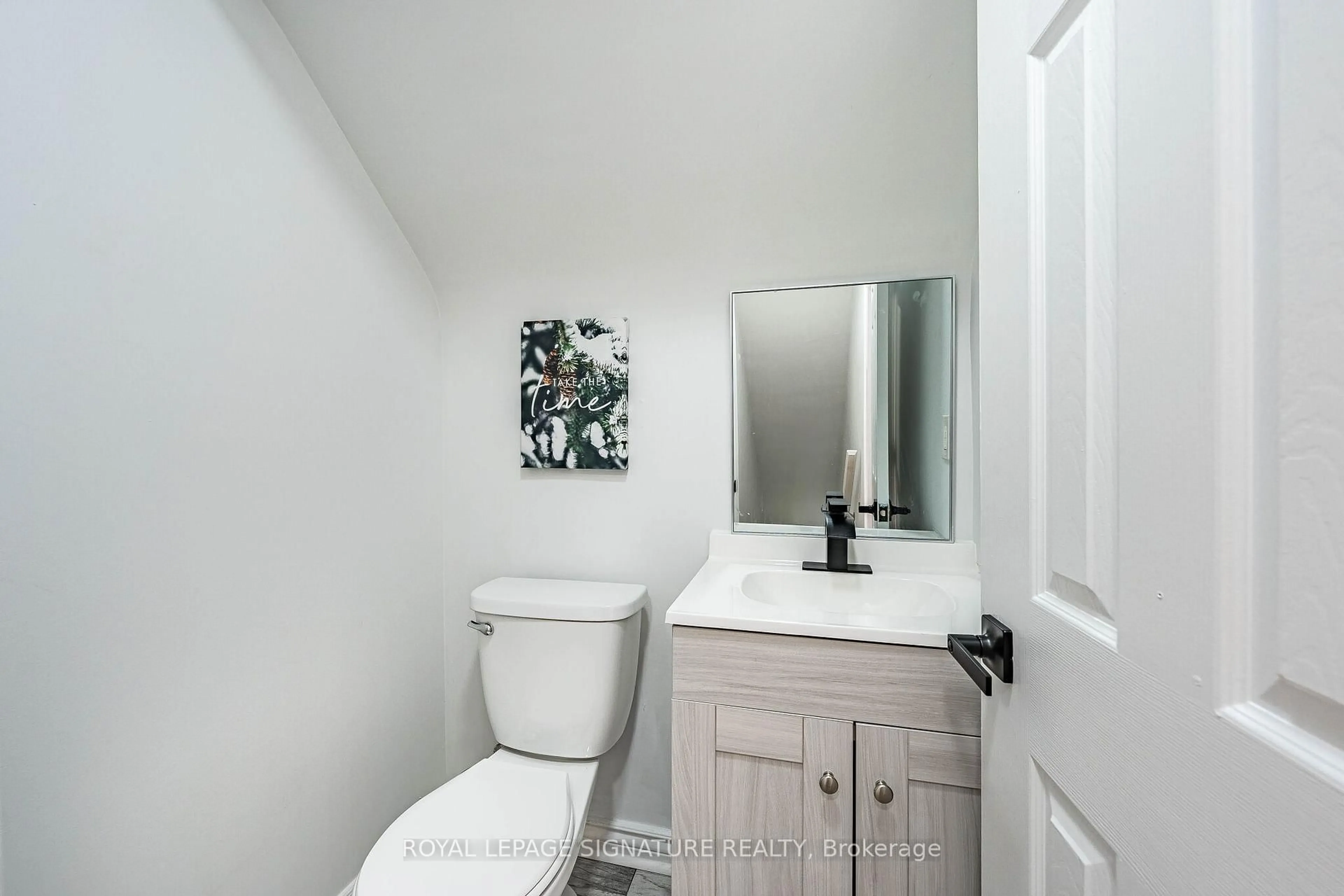 Standard bathroom, unknown for 7 Putney Rd, Toronto Ontario M8W 2K6