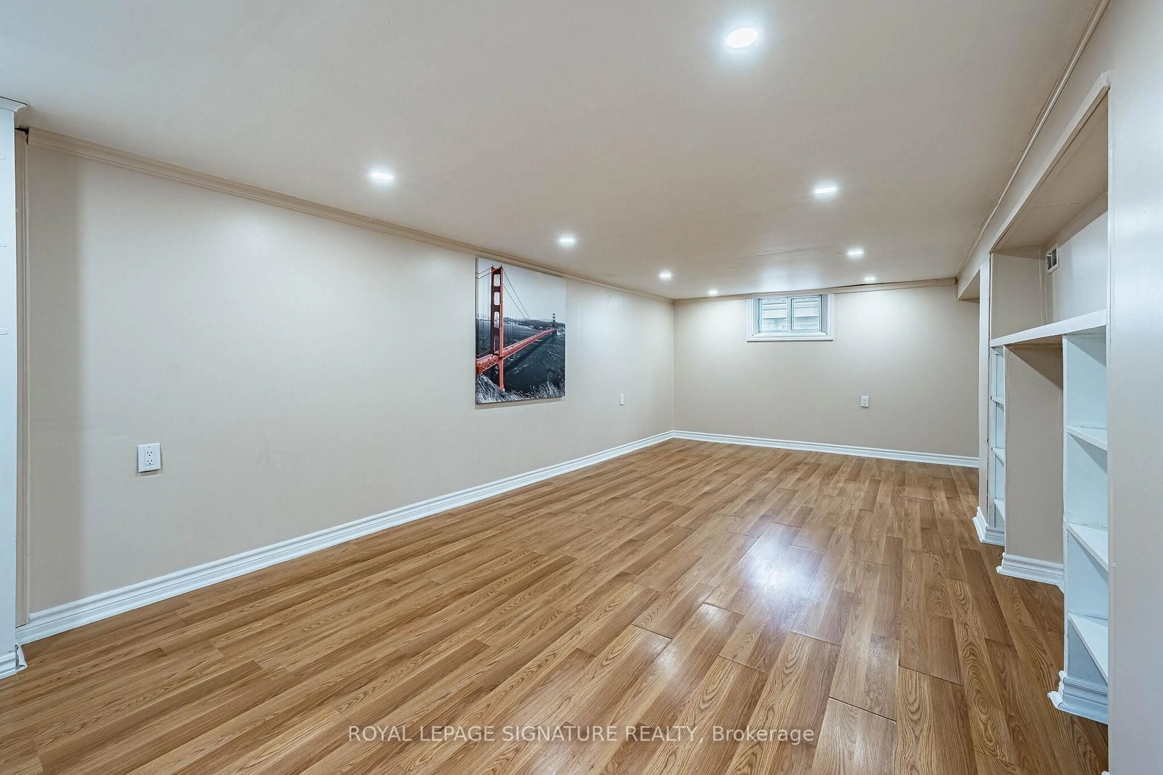 A pic of a room for 7 Putney Rd, Toronto Ontario M8W 2K6