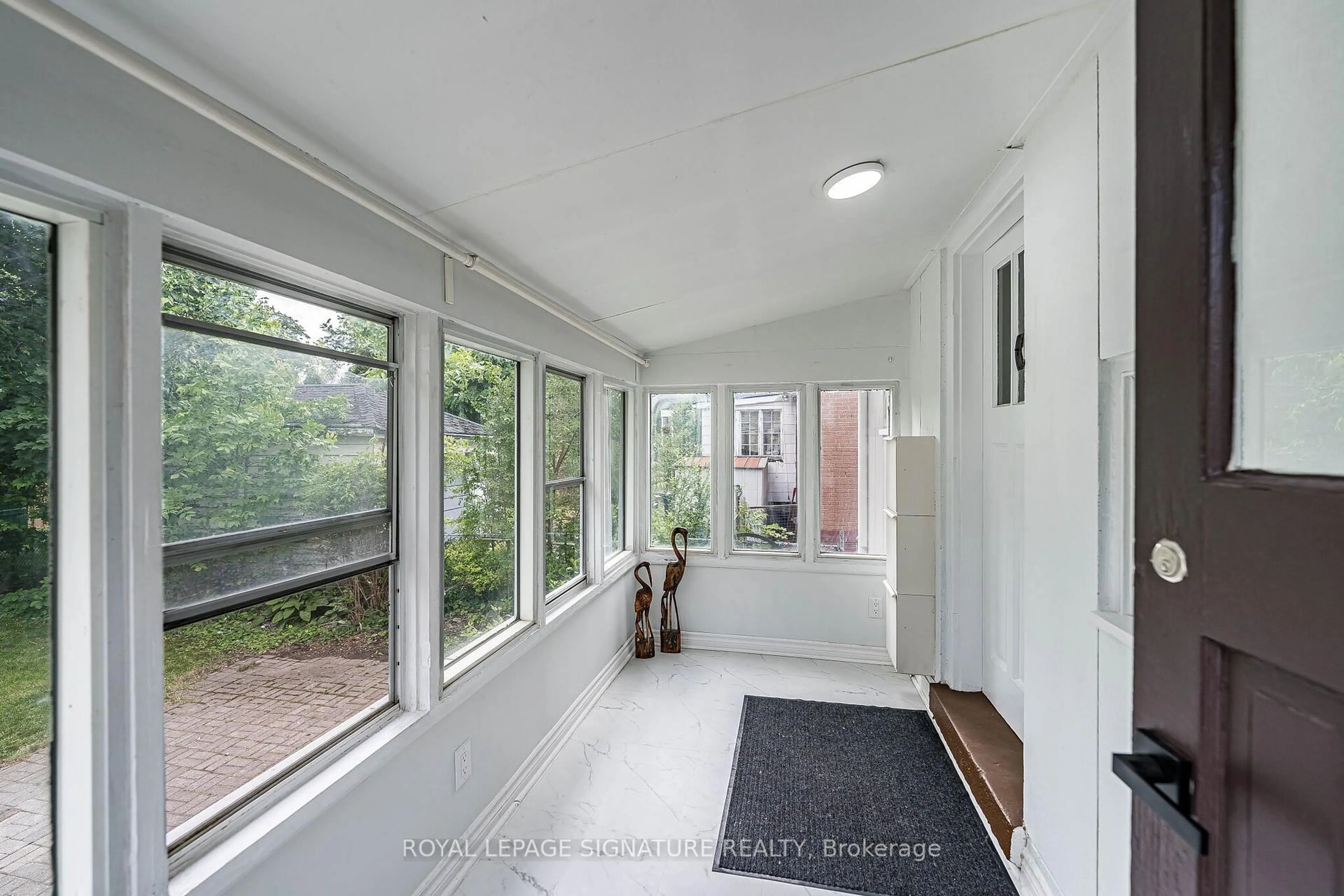 Indoor entryway for 7 Putney Rd, Toronto Ontario M8W 2K6