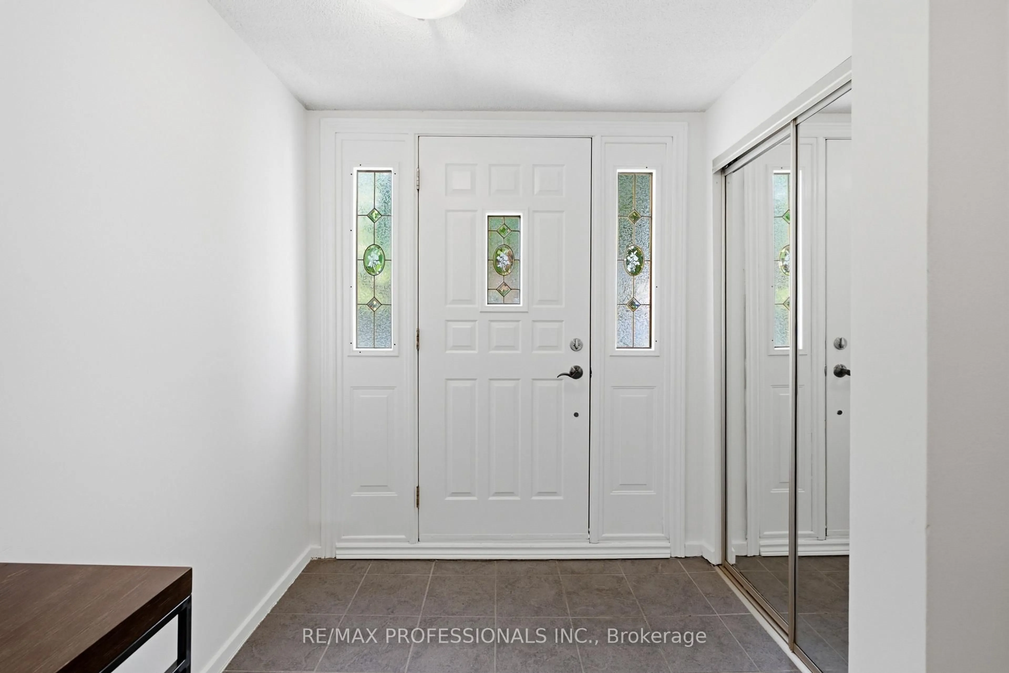 Indoor entryway for 89 Glen Agar Dr, Toronto Ontario M9B 5M3
