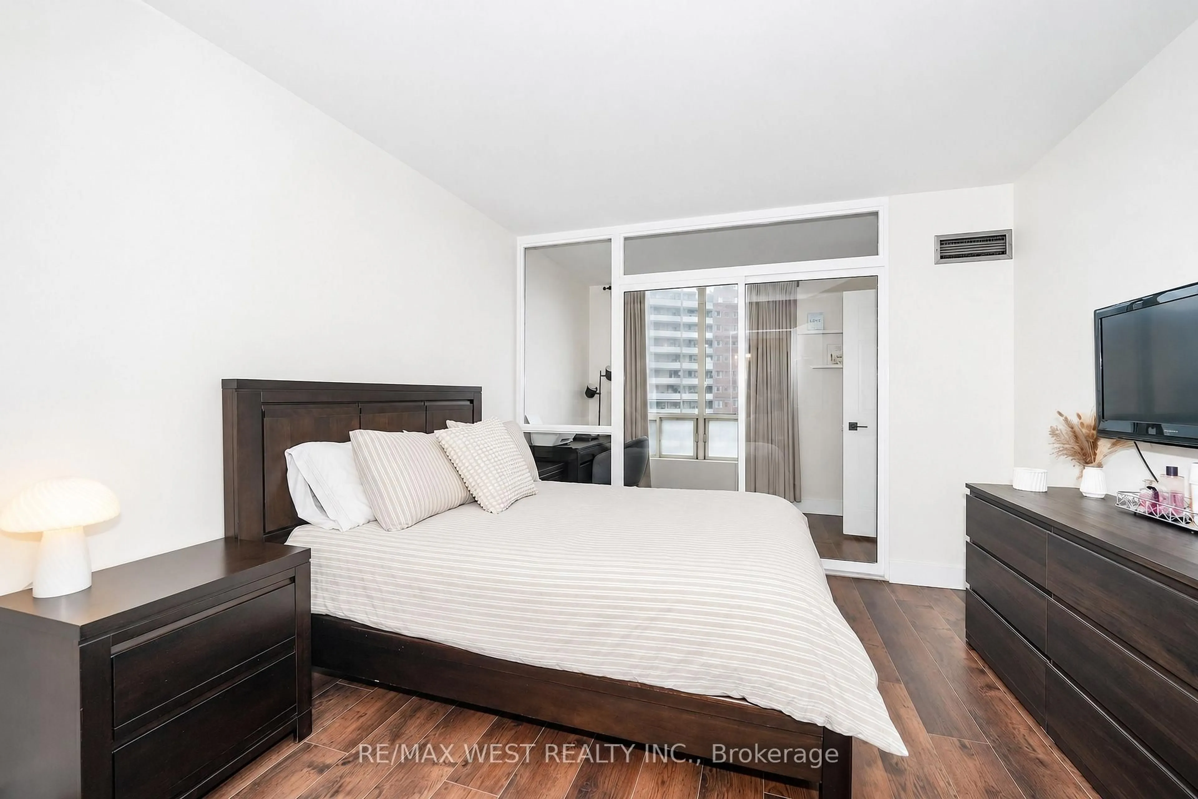 Bedroom with bed, unknown for 3 Hickory Tree Rd #907, Toronto Ontario M9N 3W5