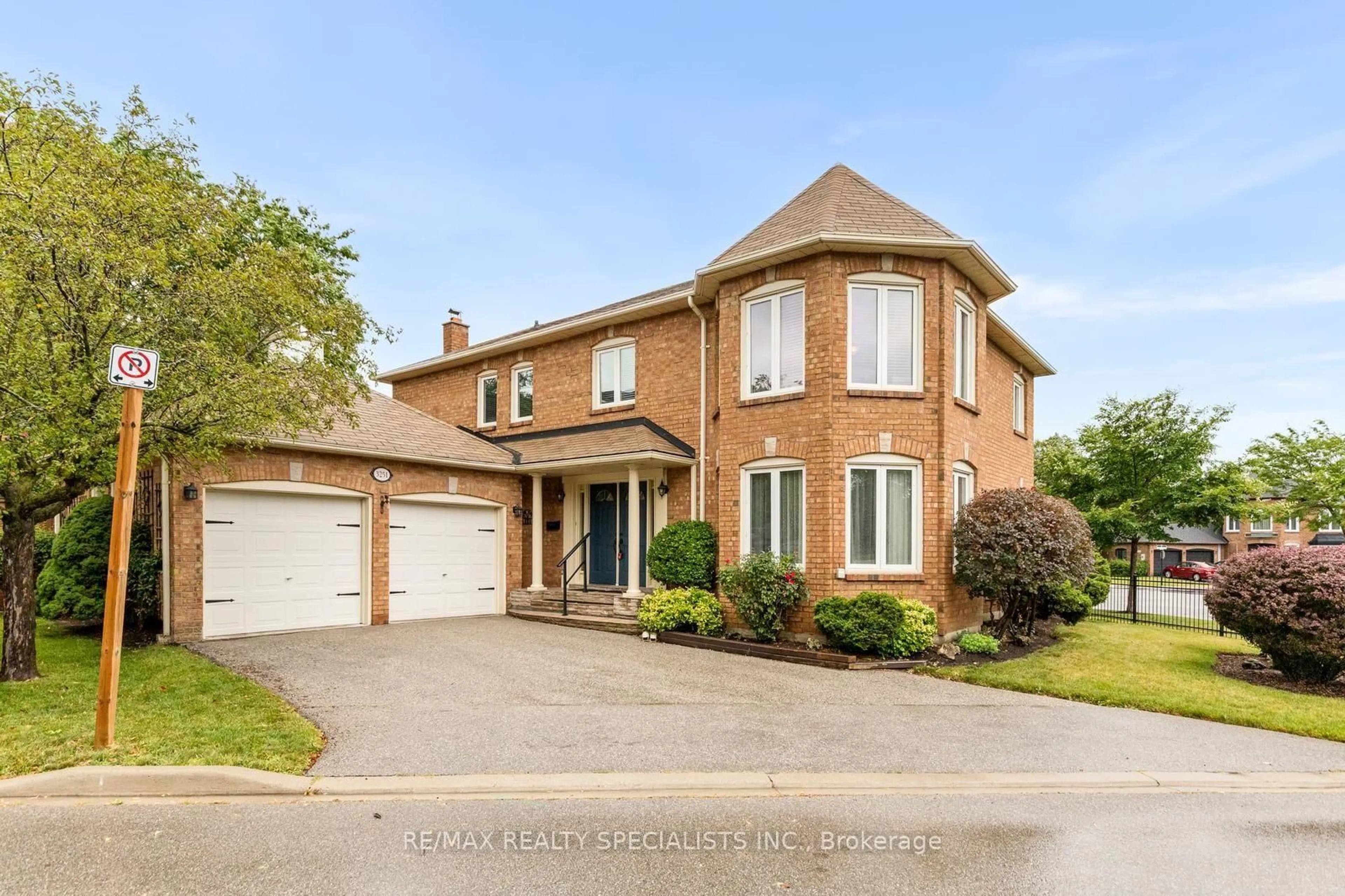 Home with brick exterior material, street for 3251 Trelawny Circ, Mississauga Ontario L5N 5G7