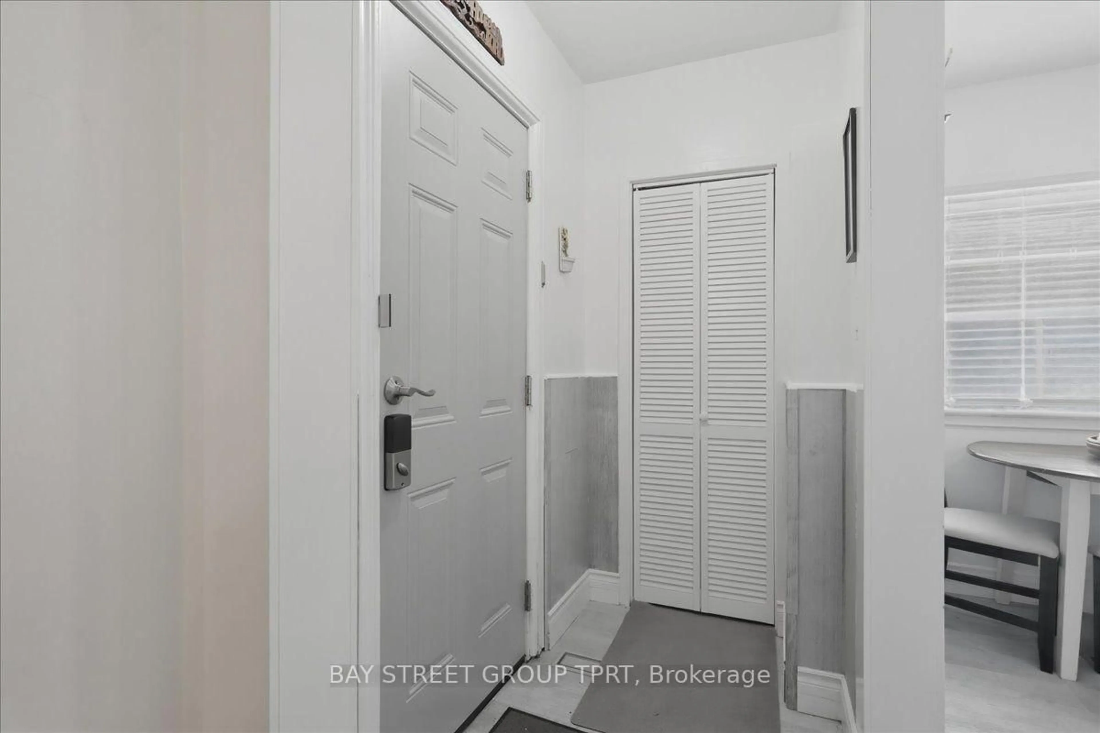 Unknown for 134 Clearbrooke Circ, Toronto Ontario M9W 2G1