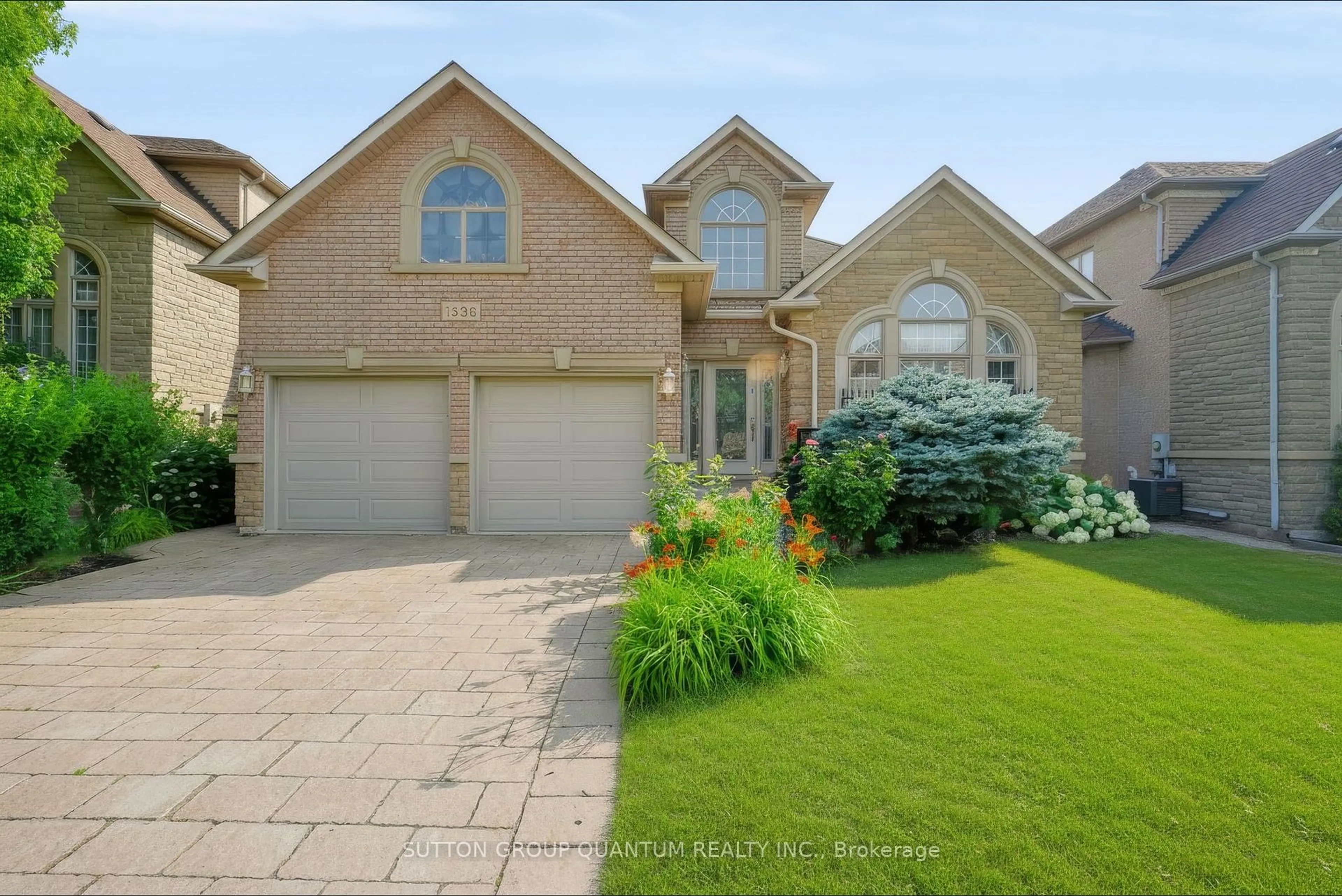 Home with brick exterior material, street for 1536 Pinery Cres, Oakville Ontario L6H 7J9